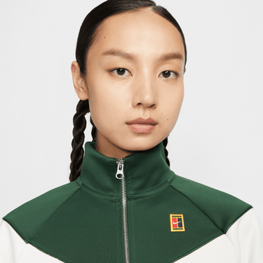 NIKECOURT HERITAGE WINDRUNNER WOMEN'S TENNIS JACKET