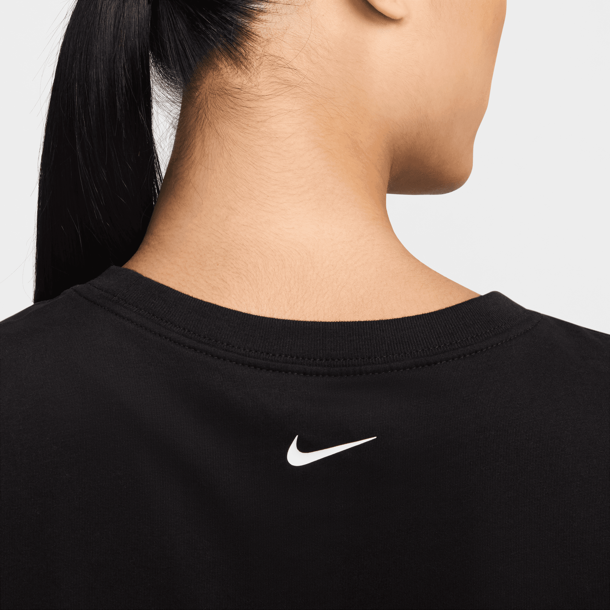 NIKE PRO WOMEN'S SHORT-SLEEVE CROPPED T-SHIRT