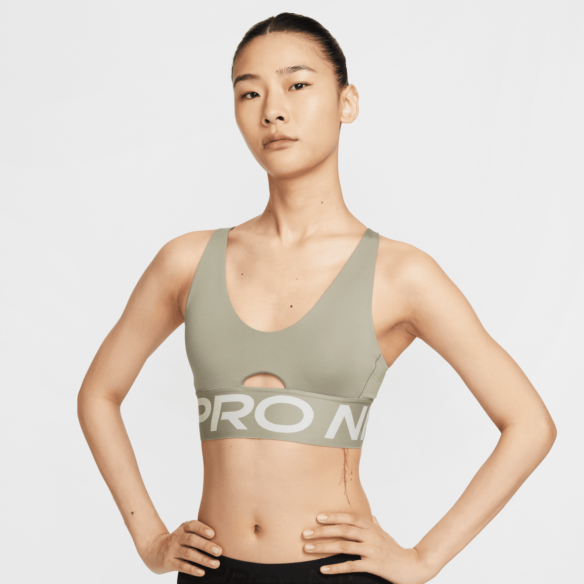 NIKE PRO INDY PLUNGE WOMEN'S MEDIUM-SUPPORT PADDED SPORTS BRA