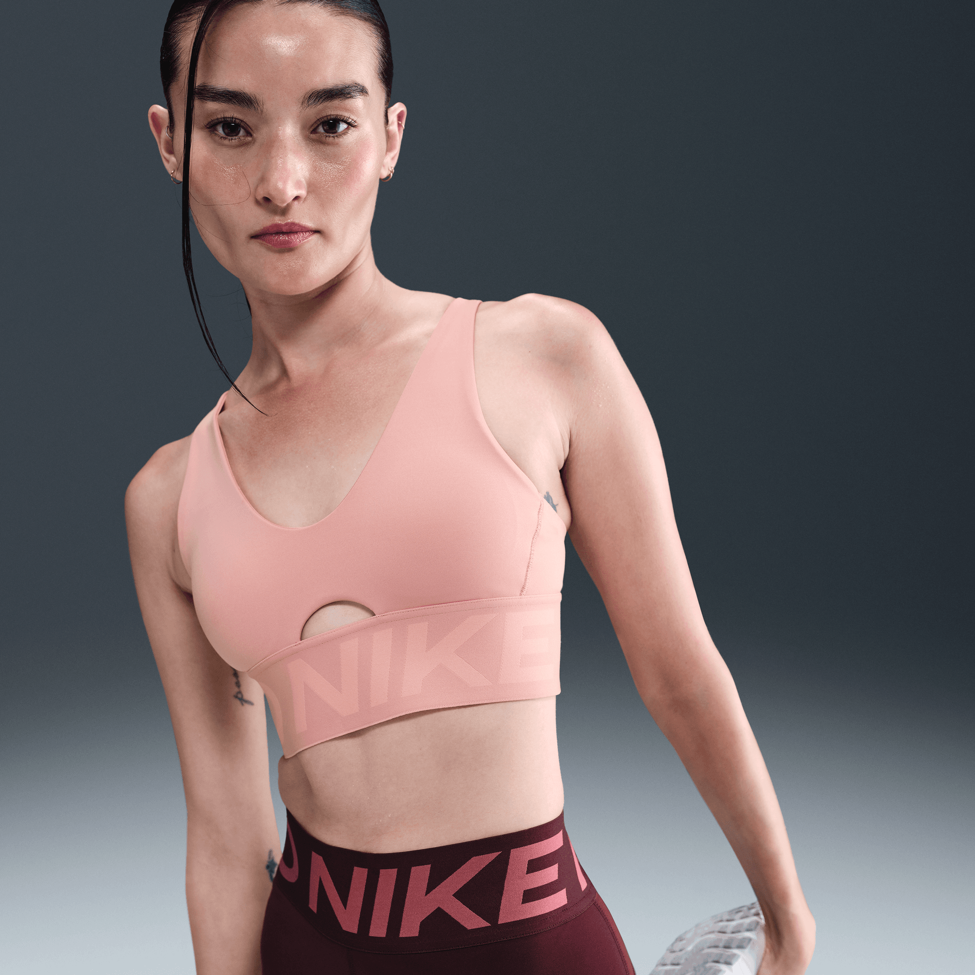 NIKE PRO INDY PLUNGE WOMEN'S MEDIUM-SUPPORT PADDED SPORTS BRA