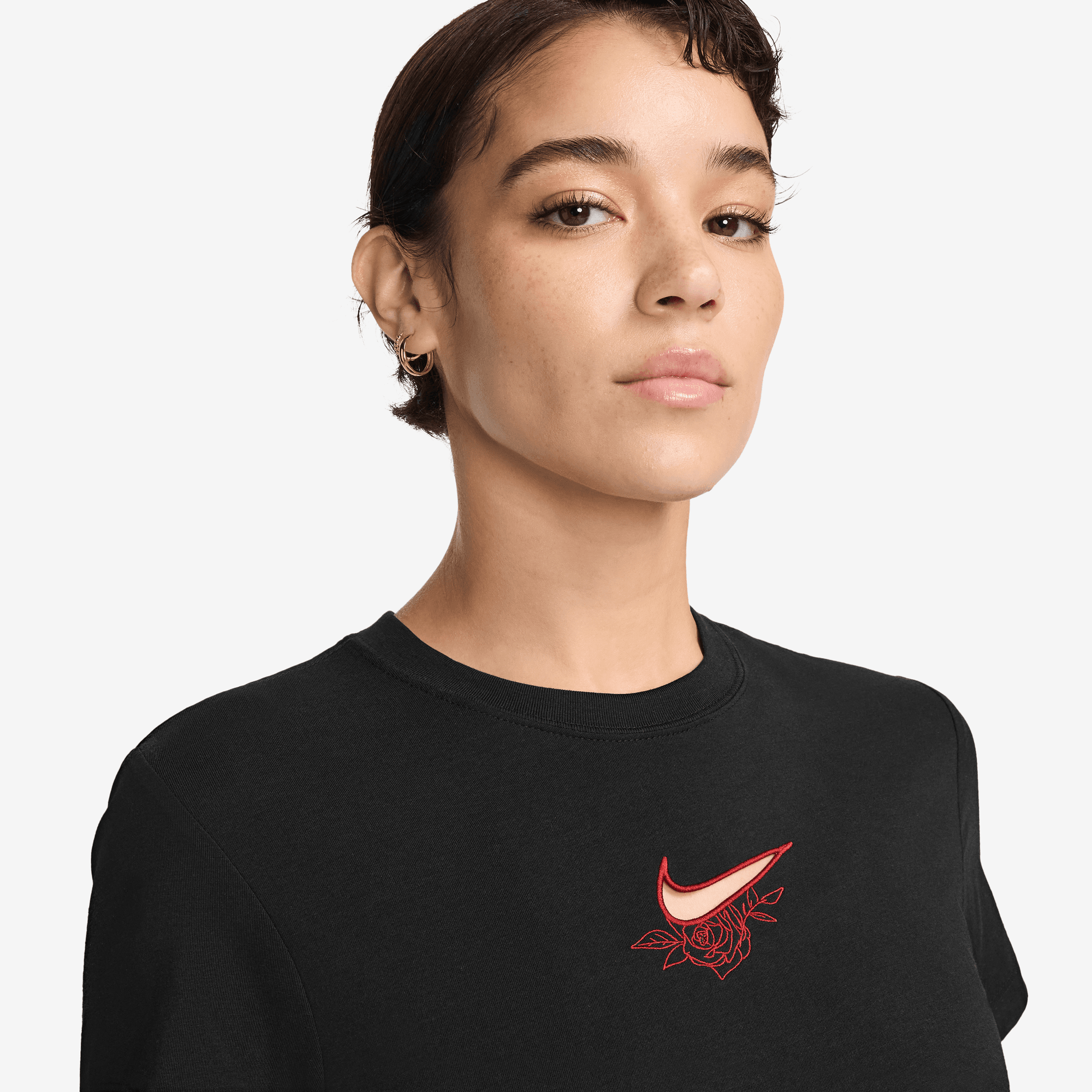 NIKE SPORTSWEAR CHILL KNIT WOMEN'S SLIM CROPPED T-SHIRT