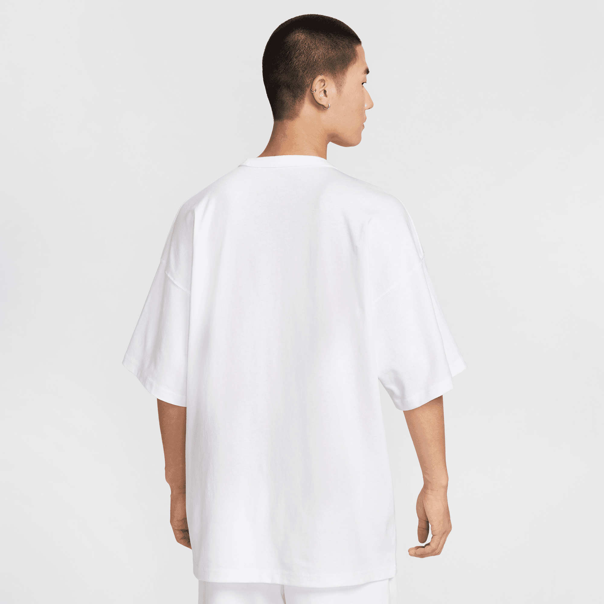 NIKE SPORTSWEAR PREMIUM ESSENTIALS MEN'S OVERSIZED T-SHIRT