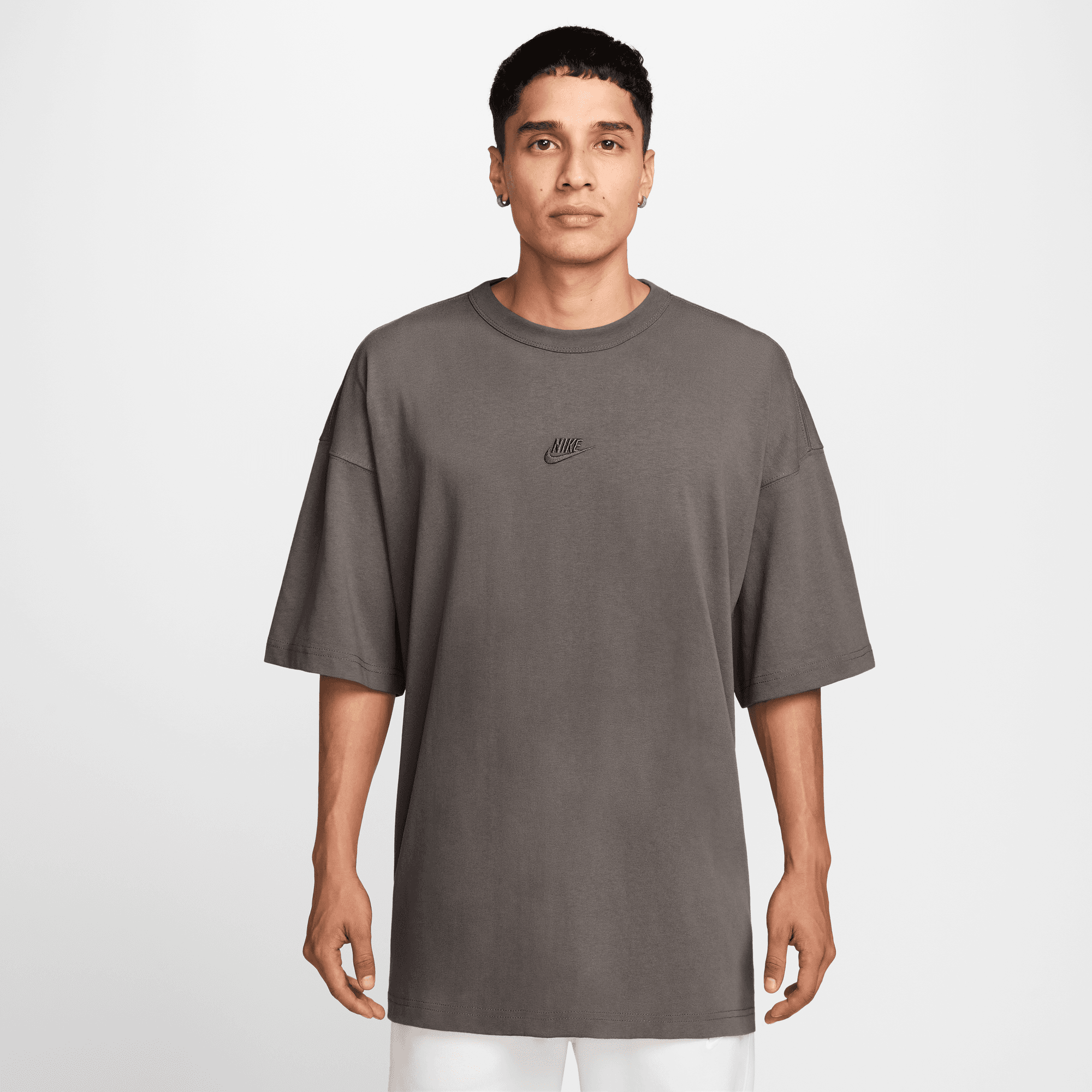 NIKE SPORTSWEAR PREMIUM ESSENTIALS MEN'S OVERSIZED T-SHIRT