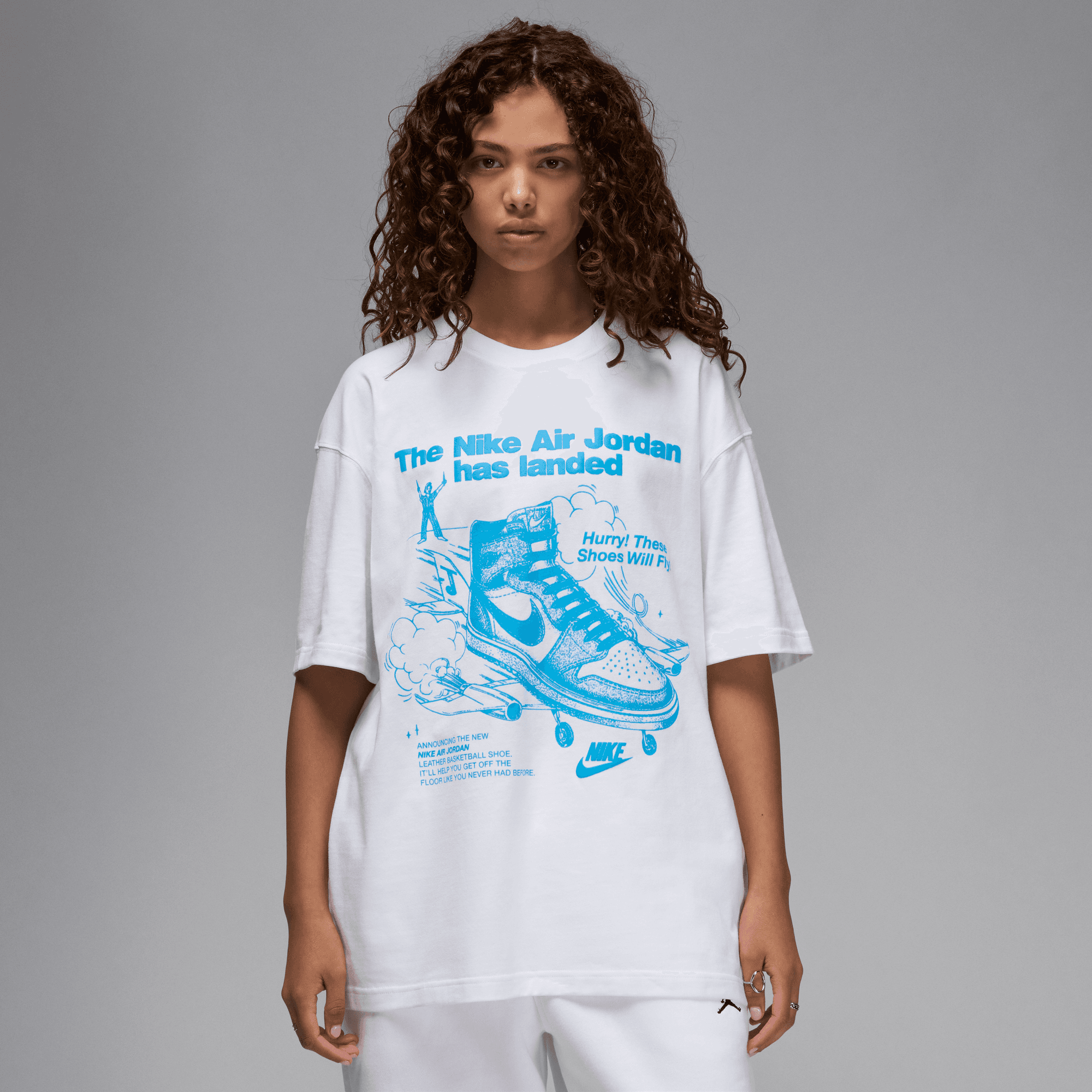 JORDAN WOMEN'S OVERSIZED GRAPHIC T-SHIRT