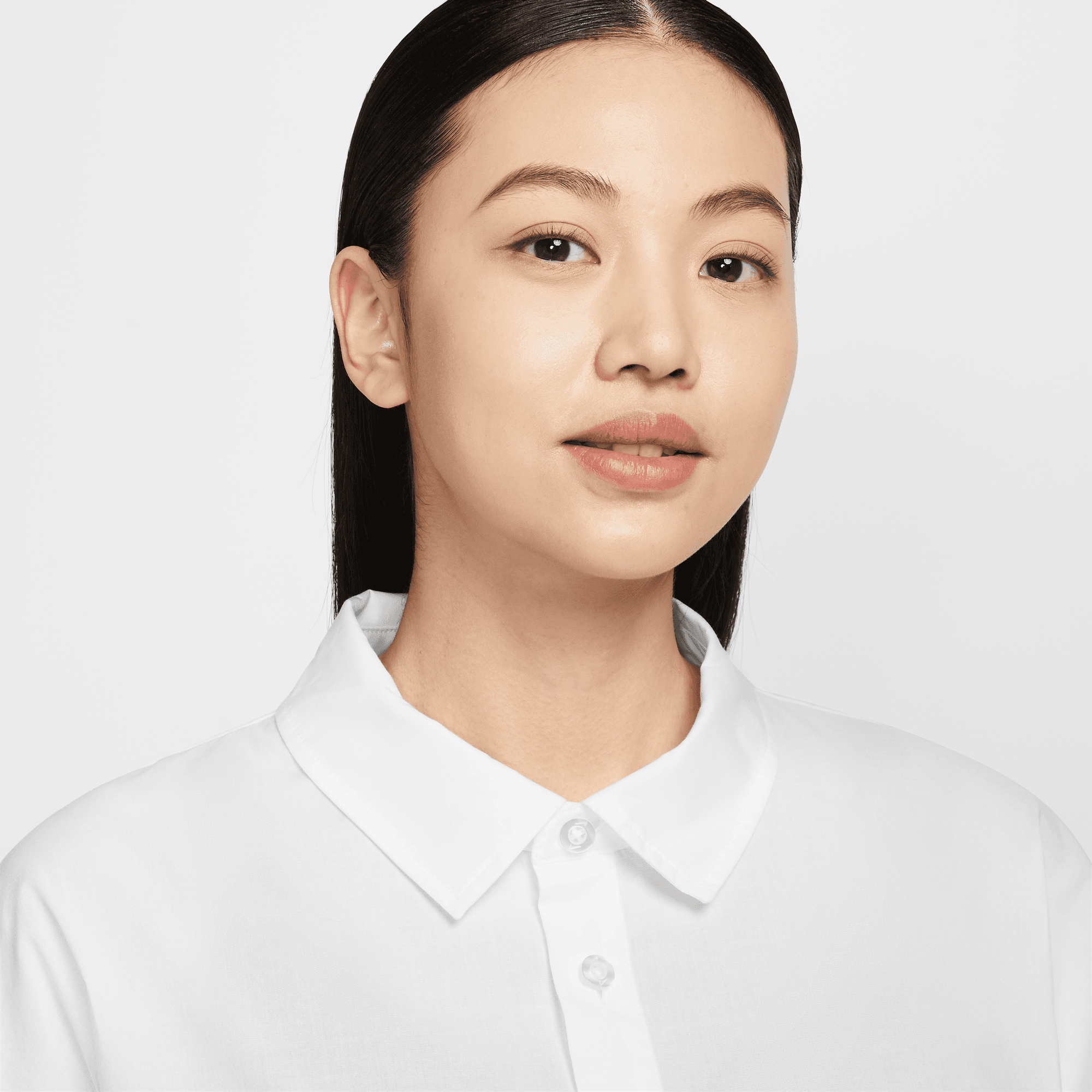 NIKE SPORTSWEAR CHILL POPLIN WOMEN'S LOOSE LONG-SLEEVE BUTTON-UP TOP
