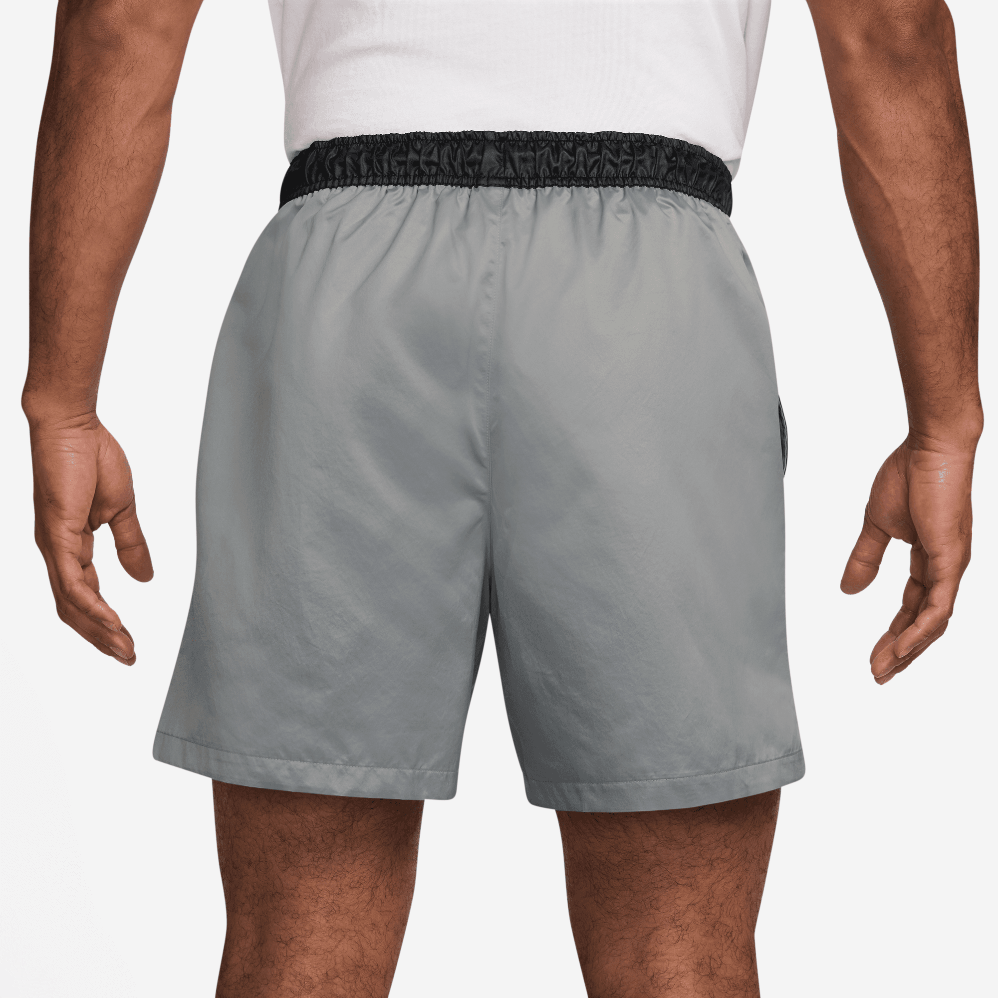 NIKE SPORTSWEAR CLUB MEN'S FLOW FOOTBALL SHORTS