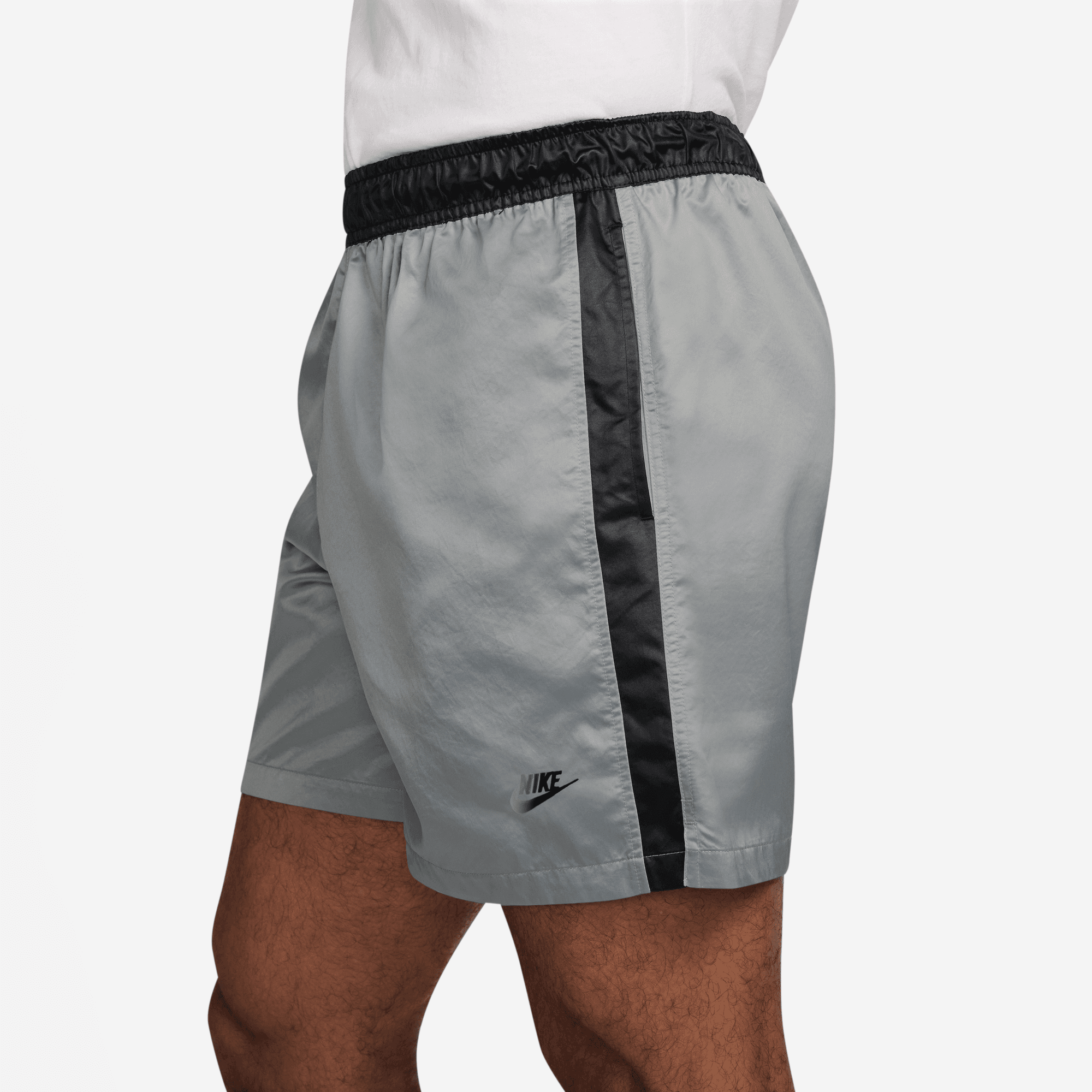 NIKE SPORTSWEAR CLUB MEN'S FLOW FOOTBALL SHORTS