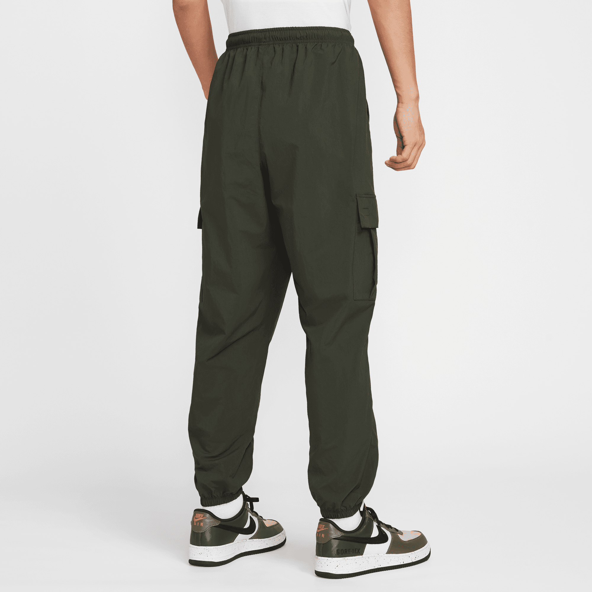 NIKE CLUB MEN'S WOVEN CARGO PANTS