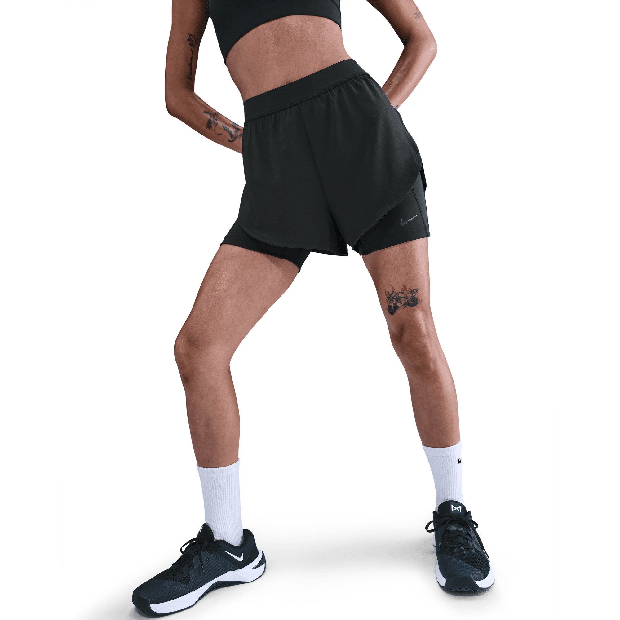 NIKE UNIVERSA WOMEN'S 2-IN-1 5" SHORTS