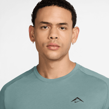 NIKE SOLAR CHASE MEN'S DRI-FIT ADV SHORT-SLEEVE RUNNING TOP