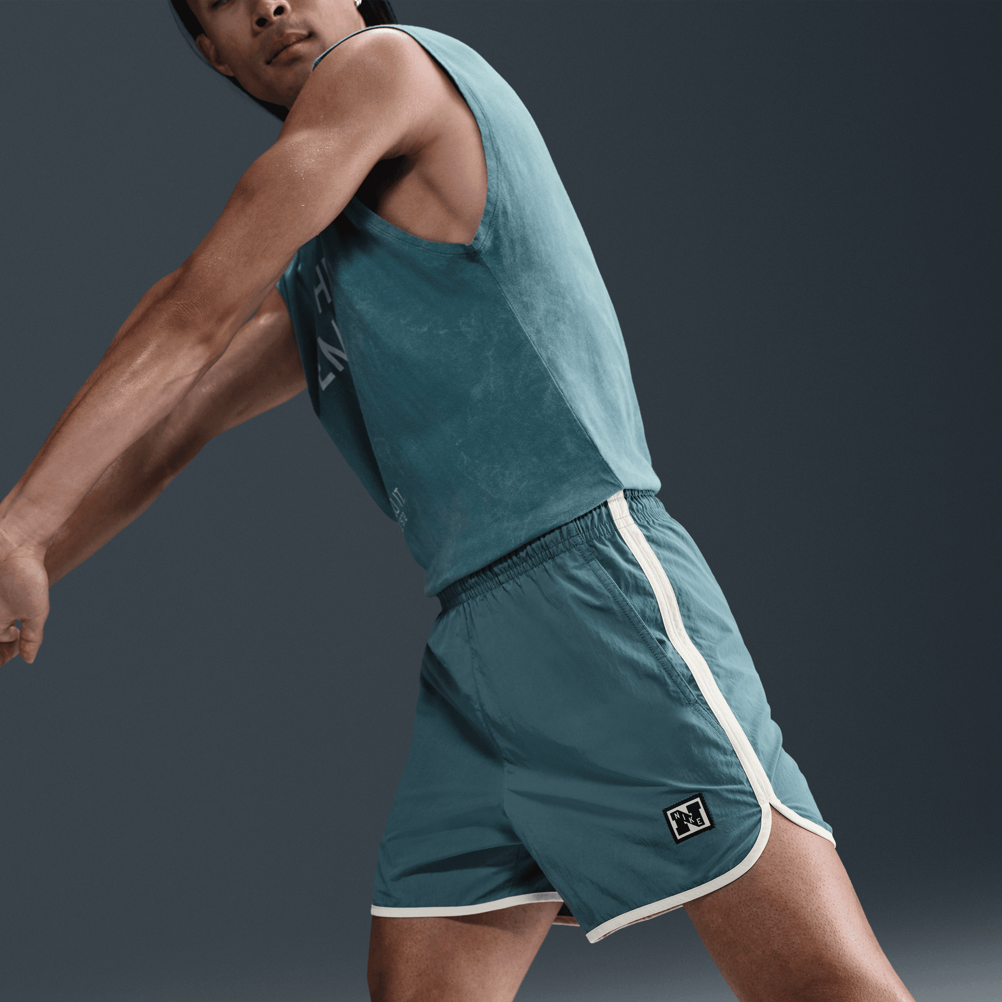 NIKE GYM HERITAGE MEN'S DRI-FIT 5" UNLINED TRAINING SHORTS