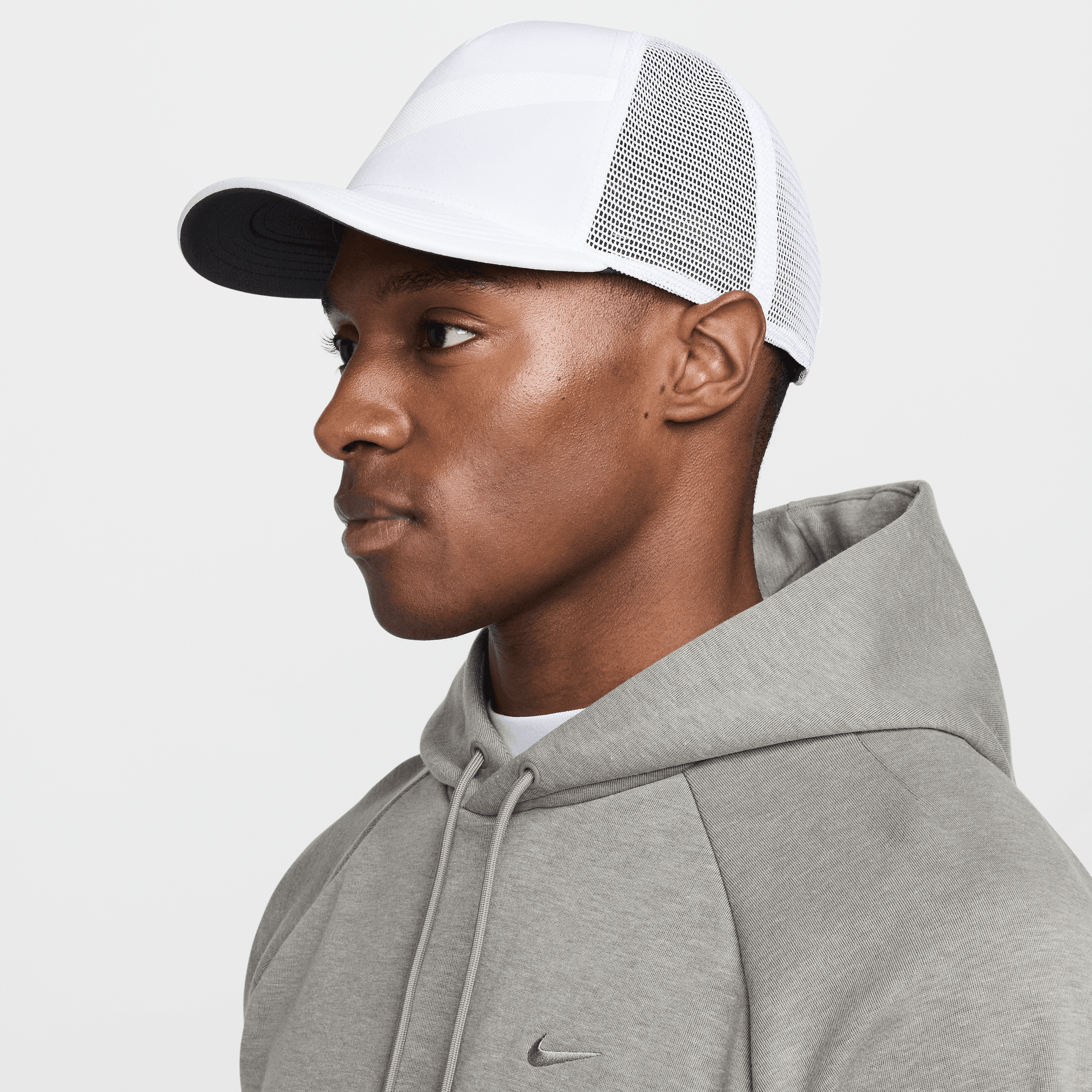 NIKE RISE DRI-FIT TRUCKER CAP