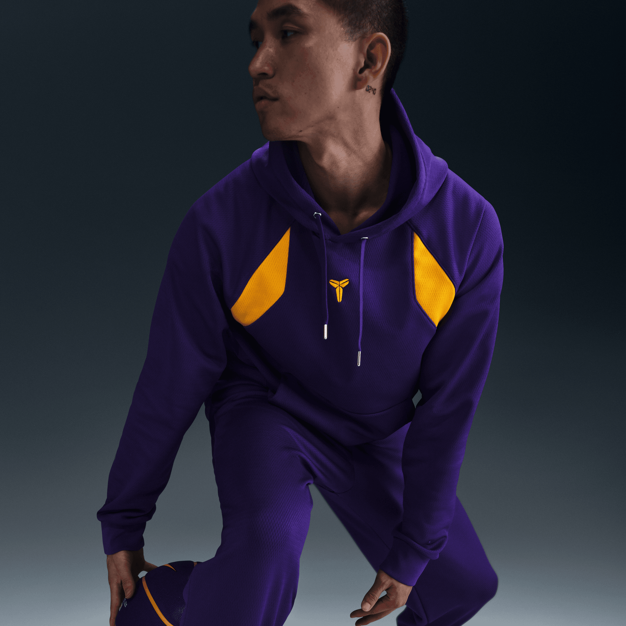 KOBE THERMA-FIT PULLOVER HOODIE