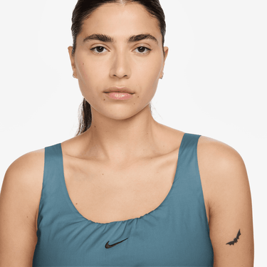 NIKE SPORTSWEAR CHILL POPLIN WOMEN'S SLIM CROPPED TANK TOP