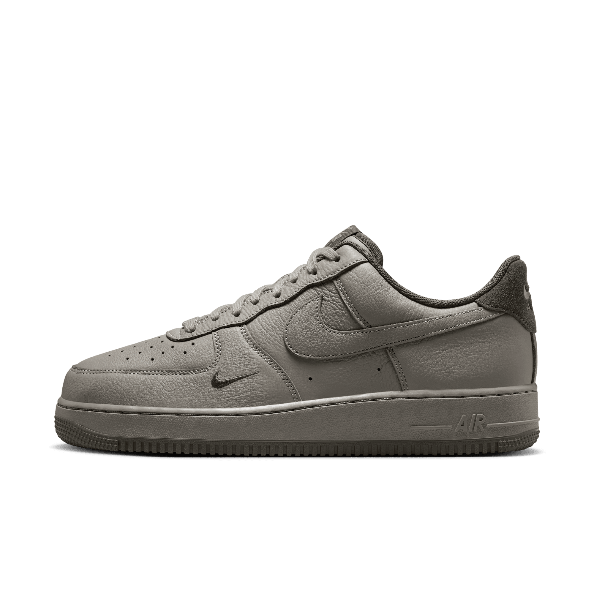 NIKE AIR FORCE 1 '07 LV8 MEN'S SHOES