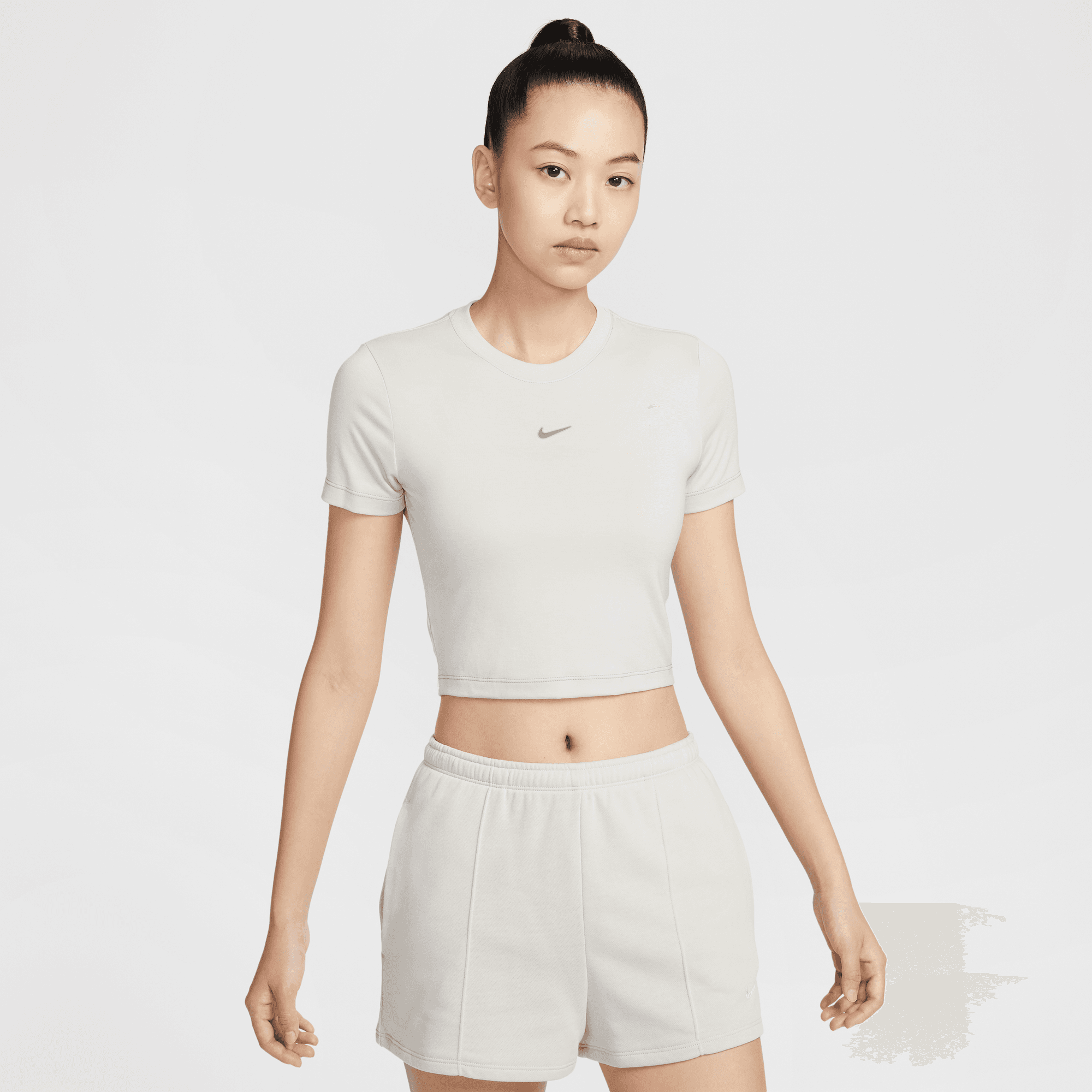 NIKE SPORTSWEAR WOMEN'S SLIM CROPPED T-SHIRT