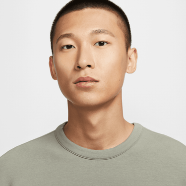 NIKE 24.7 IMPOSSIBLYSOFT MEN'S DRI-FIT CREW