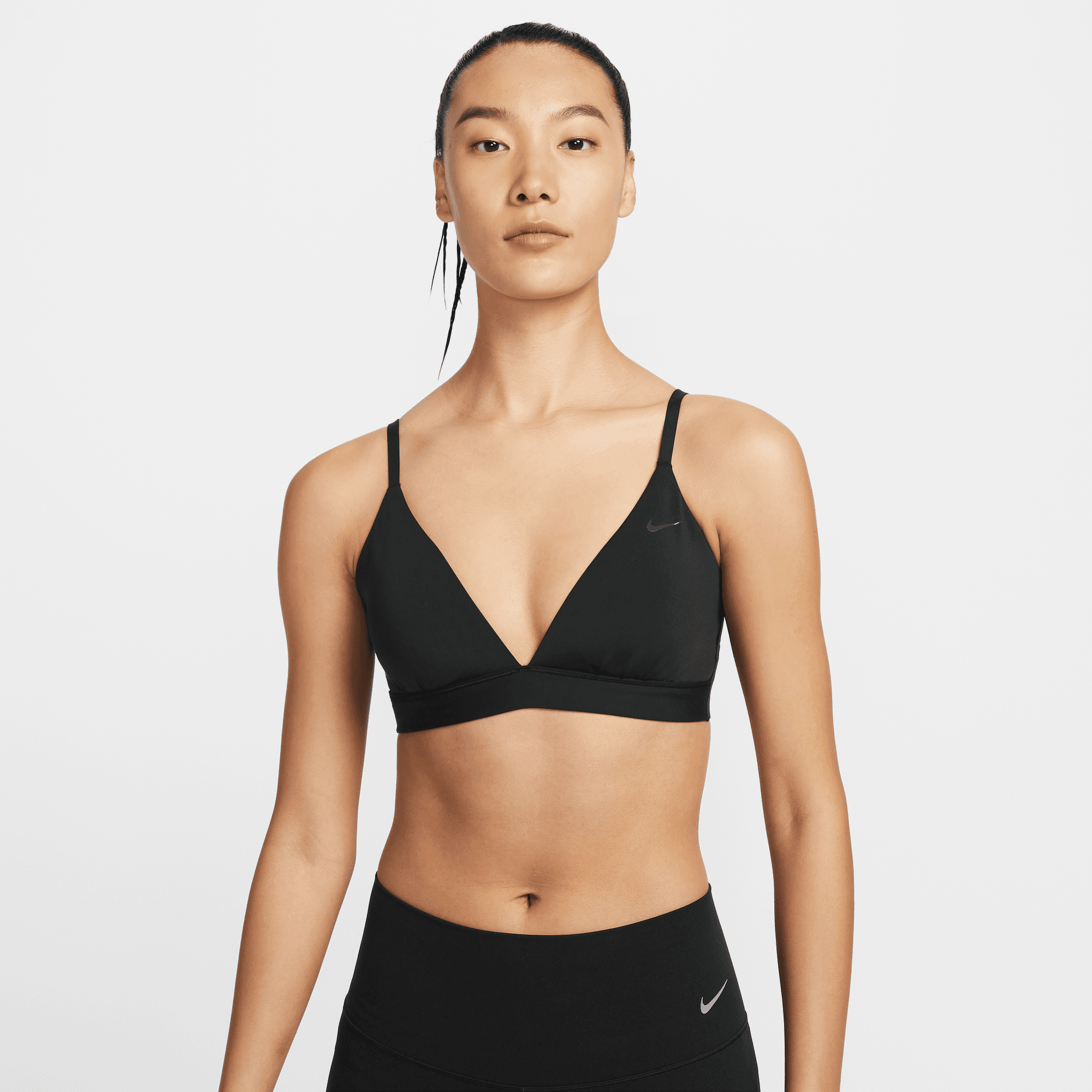 NIKE FORM WOMEN'S LIGHT-SUPPORT PADDED TRIANGLE SPORTS BRA