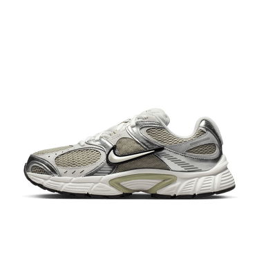 NIKE V5 RNR WOMEN'S SHOES WITH REFLECTIVE ACCENTS