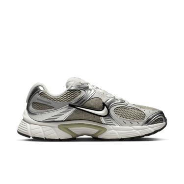 NIKE V5 RNR WOMEN'S SHOES WITH REFLECTIVE ACCENTS