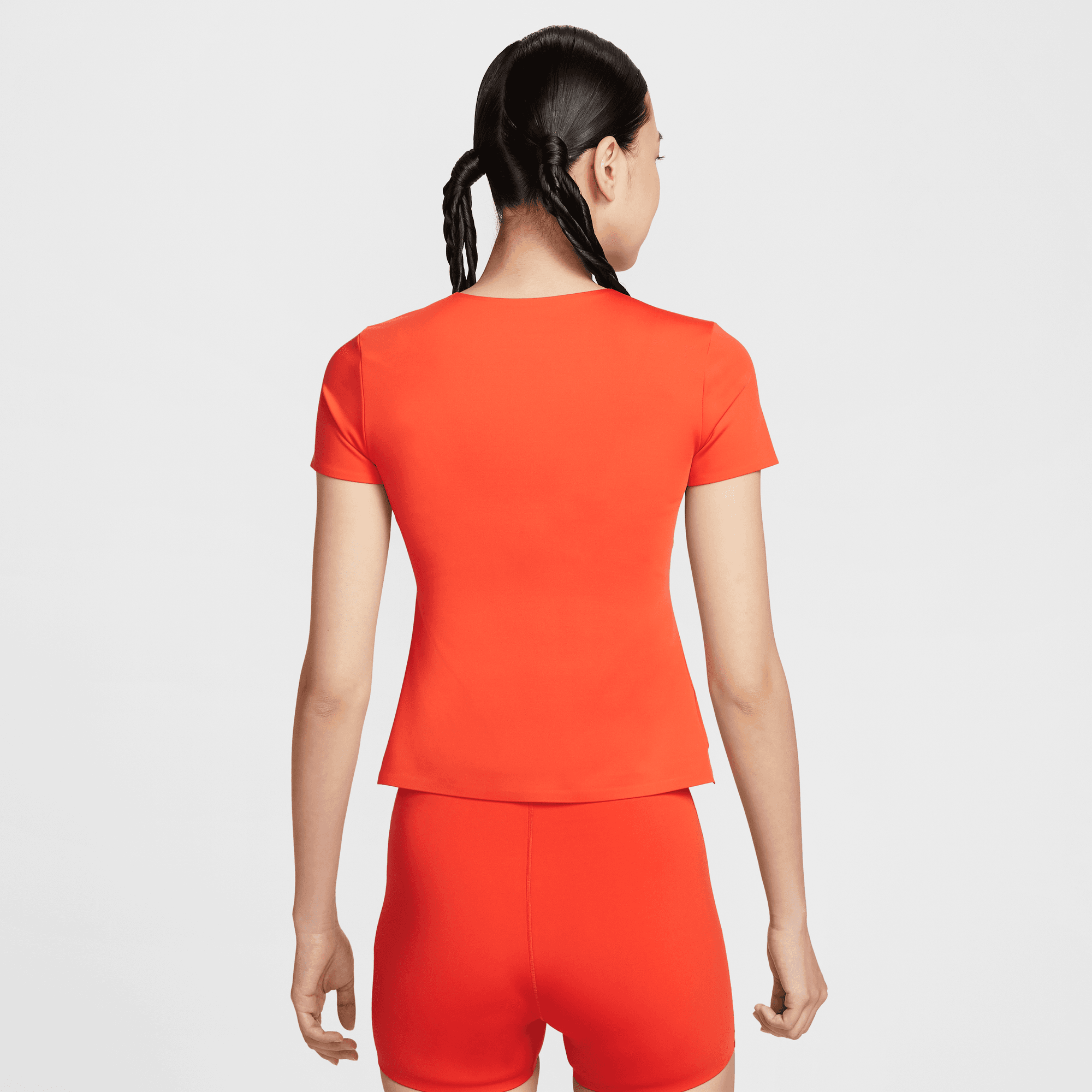 NIKE FORM WOMEN'S SHORT-SLEEVE TOP