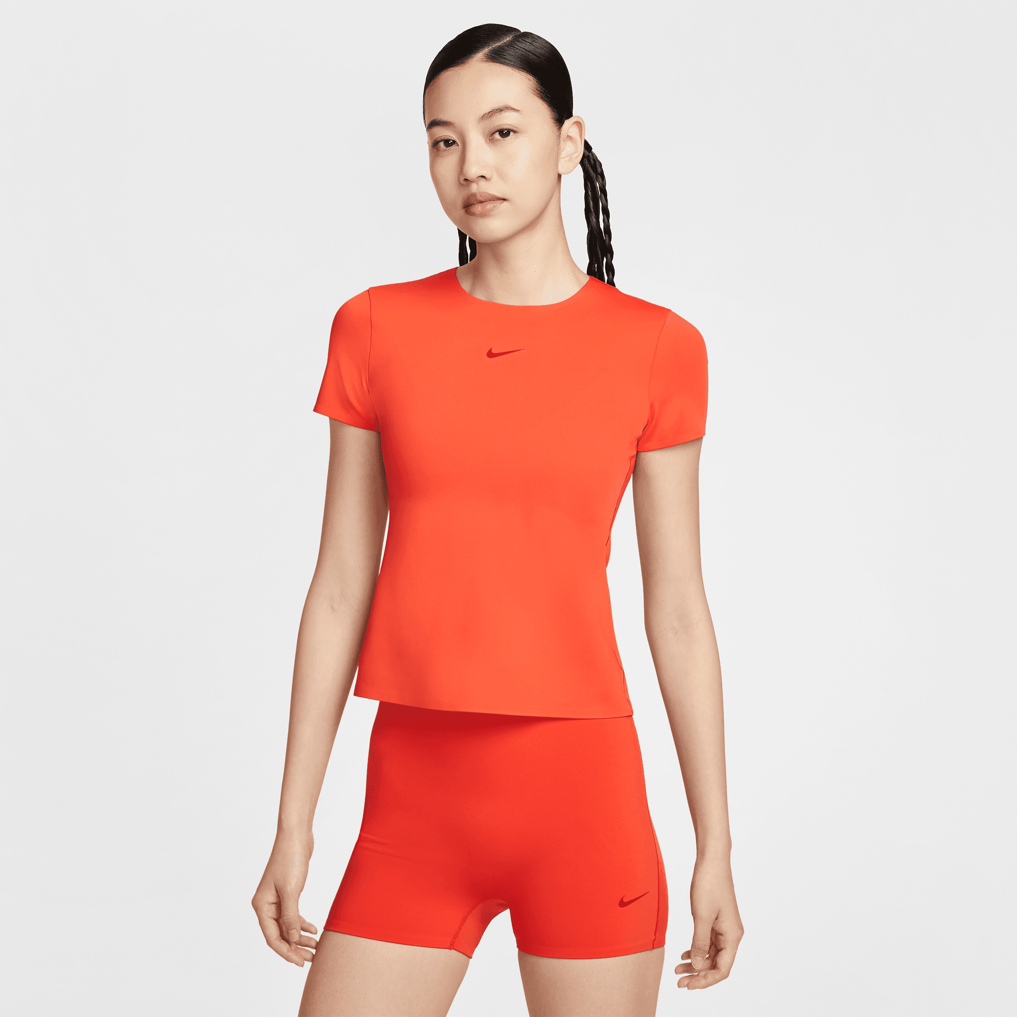 NIKE FORM WOMEN'S SHORT-SLEEVE TOP