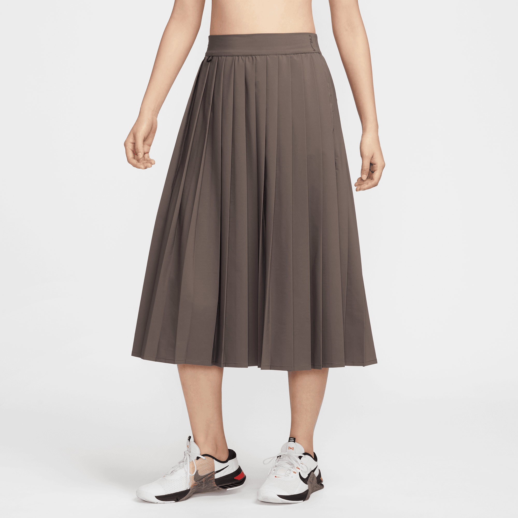 NIKE 24.7 PERFECTSTRETCH WOMEN'S DRI-FIT PLEATED SKIRT