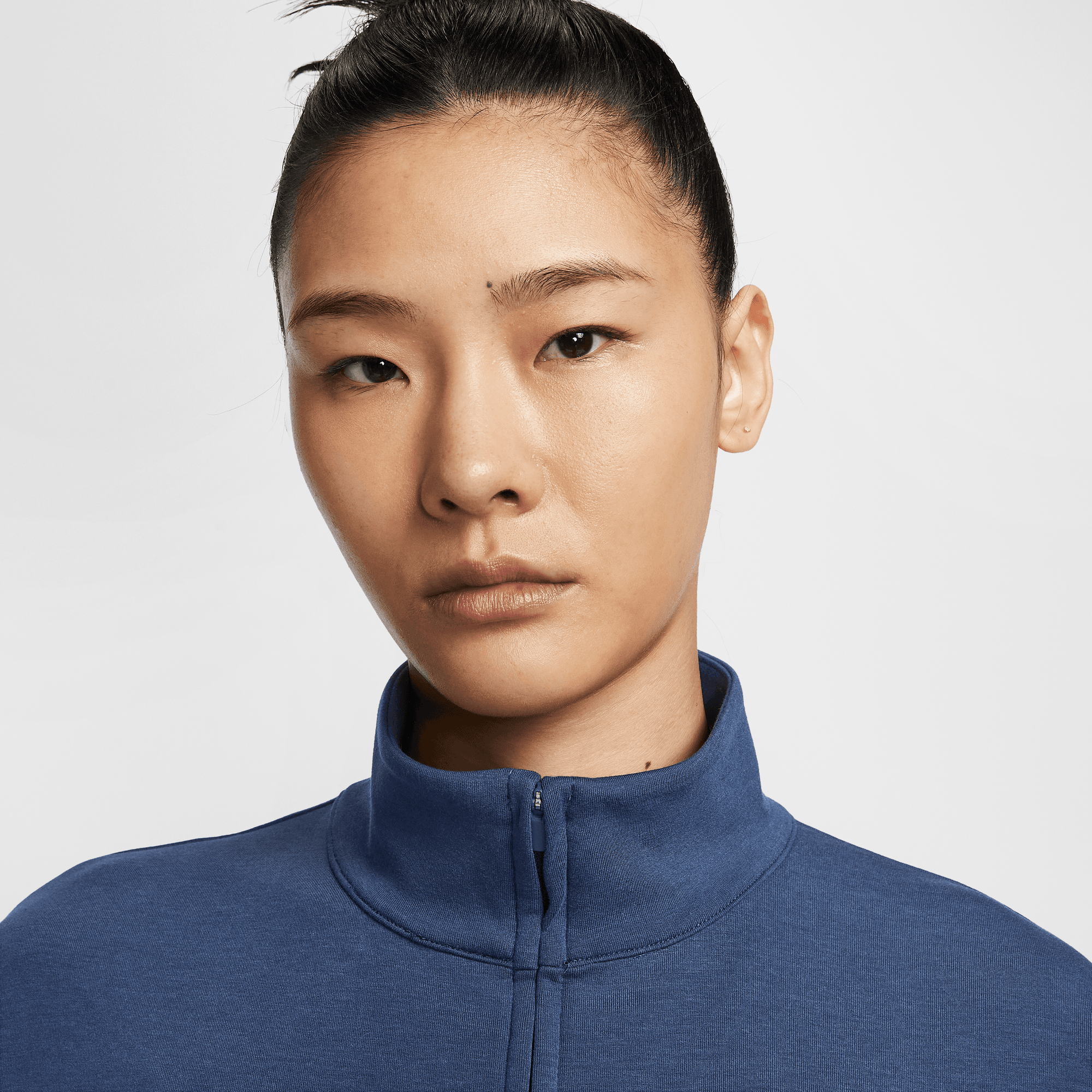 NIKE 24.7 IMPOSSIBLYSOFT WOMEN'S DRI-FIT OVERSIZED 1/2-ZIP TOP