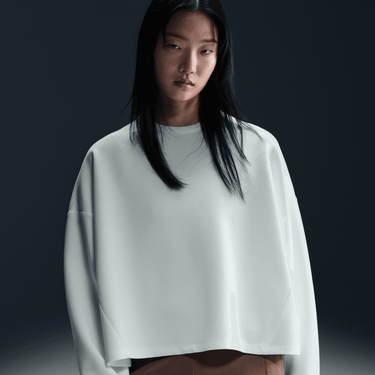 NIKE 24.7 IMPOSSIBLYSOFT WOMEN'S DRI-FIT OVERSIZED CREW-NECK TOP