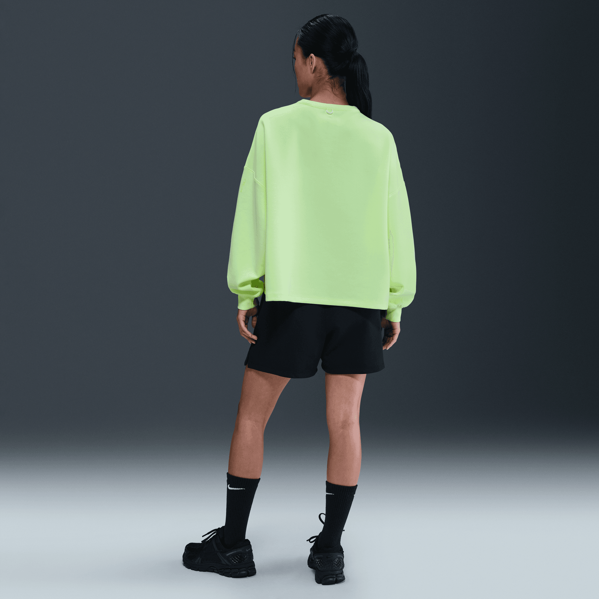 NIKE 24.7 IMPOSSIBLYSOFT WOMEN'S DRI-FIT OVERSIZED CREW-NECK TOP