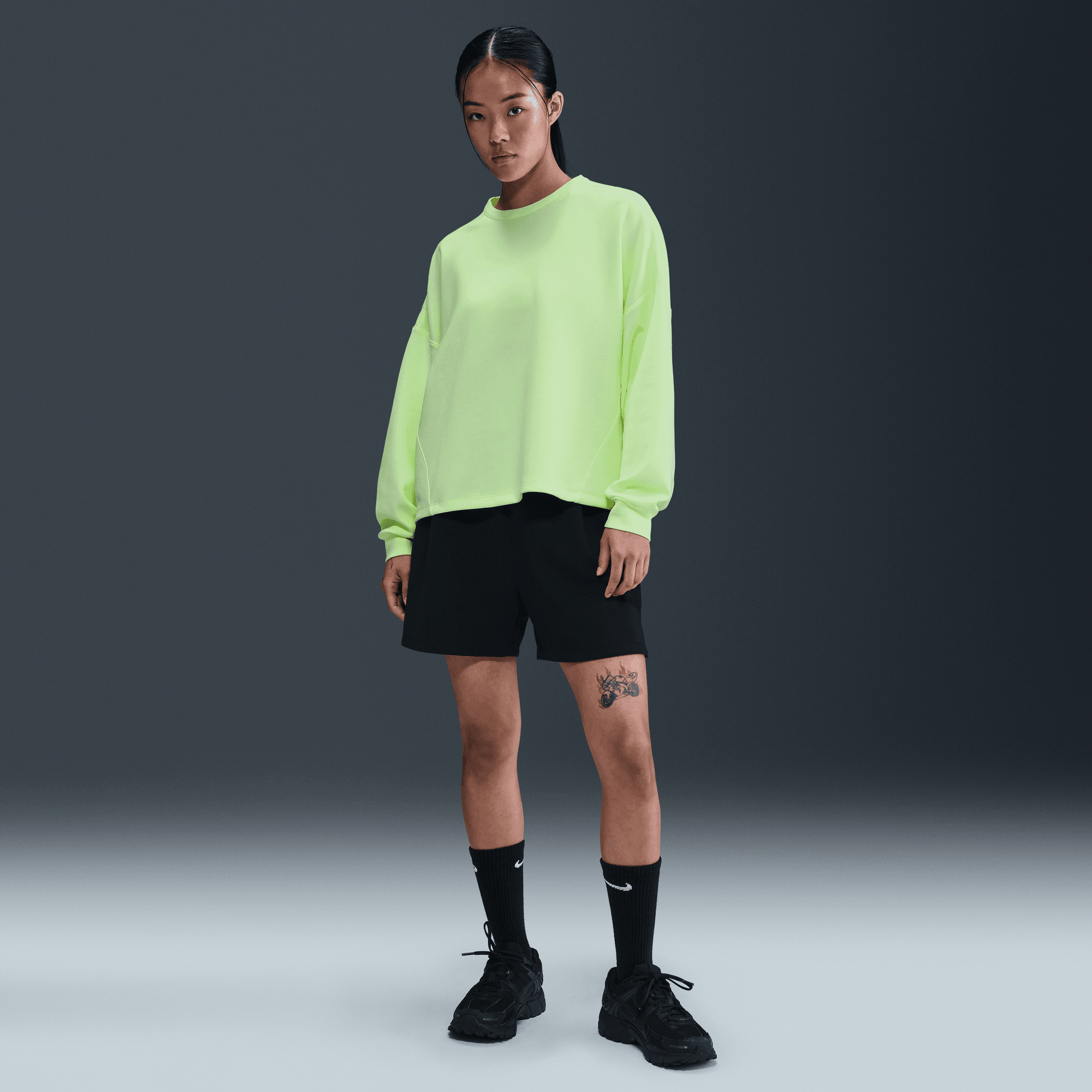 NIKE 24.7 IMPOSSIBLYSOFT WOMEN'S DRI-FIT OVERSIZED CREW-NECK TOP