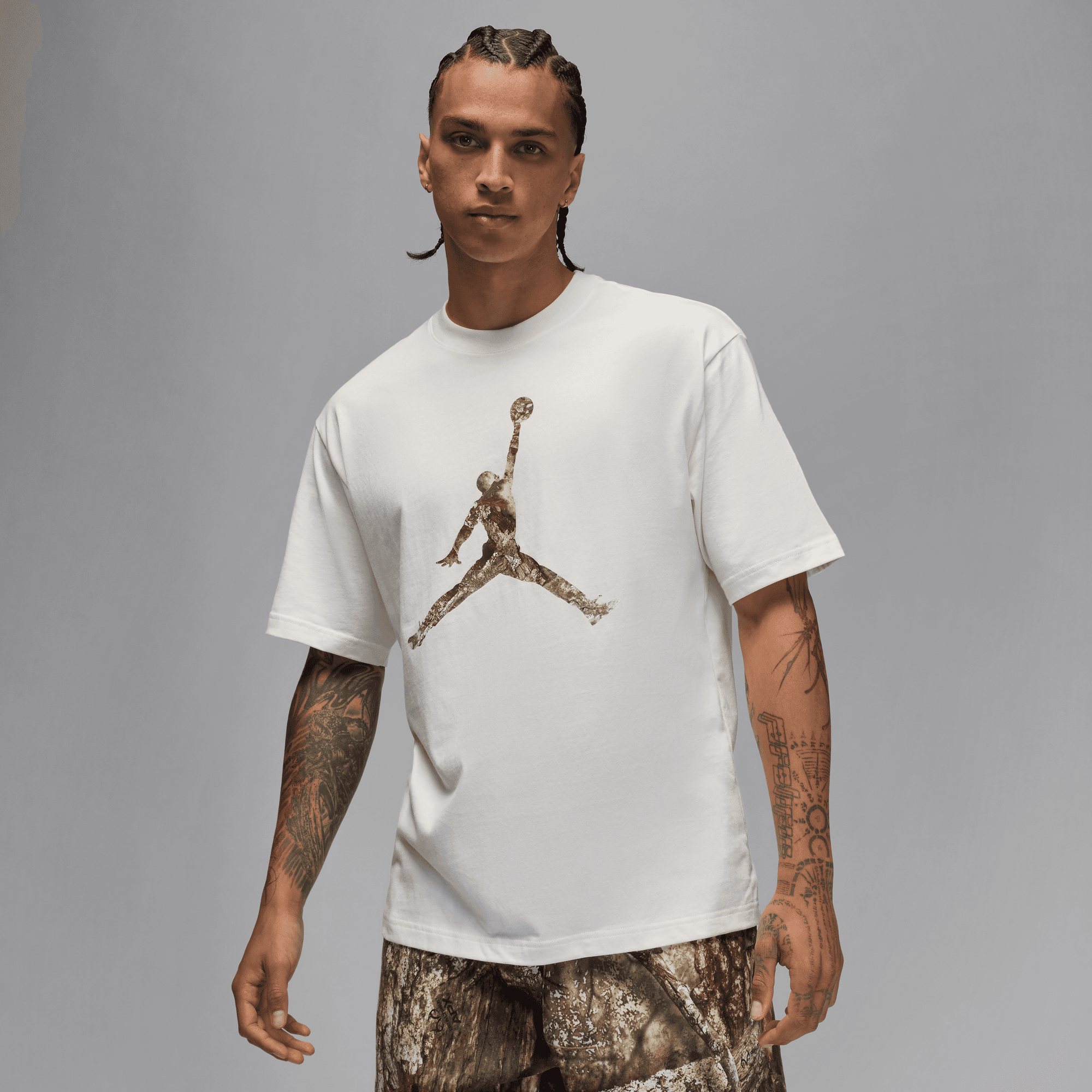 JORDAN BROOKLYN MEN'S REALTREE JUMPMAN T-SHIRT