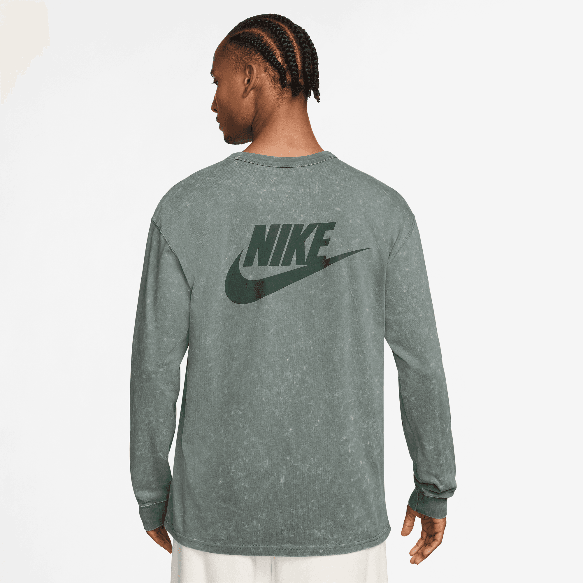 NIKE SPORTSWEAR PREMIUM ESSENTIALS MEN'S LONG-SLEEVE T-SHIRT