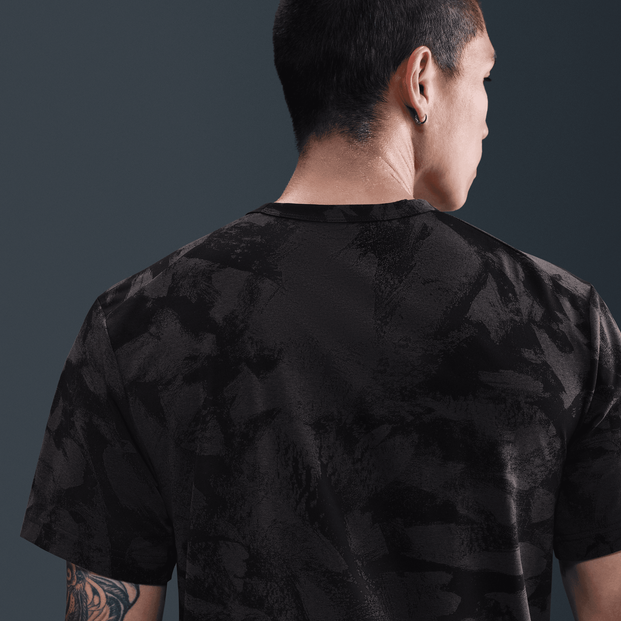 NIKE HYVERSE MEN'S DRI-FIT UV TRAINING TOP