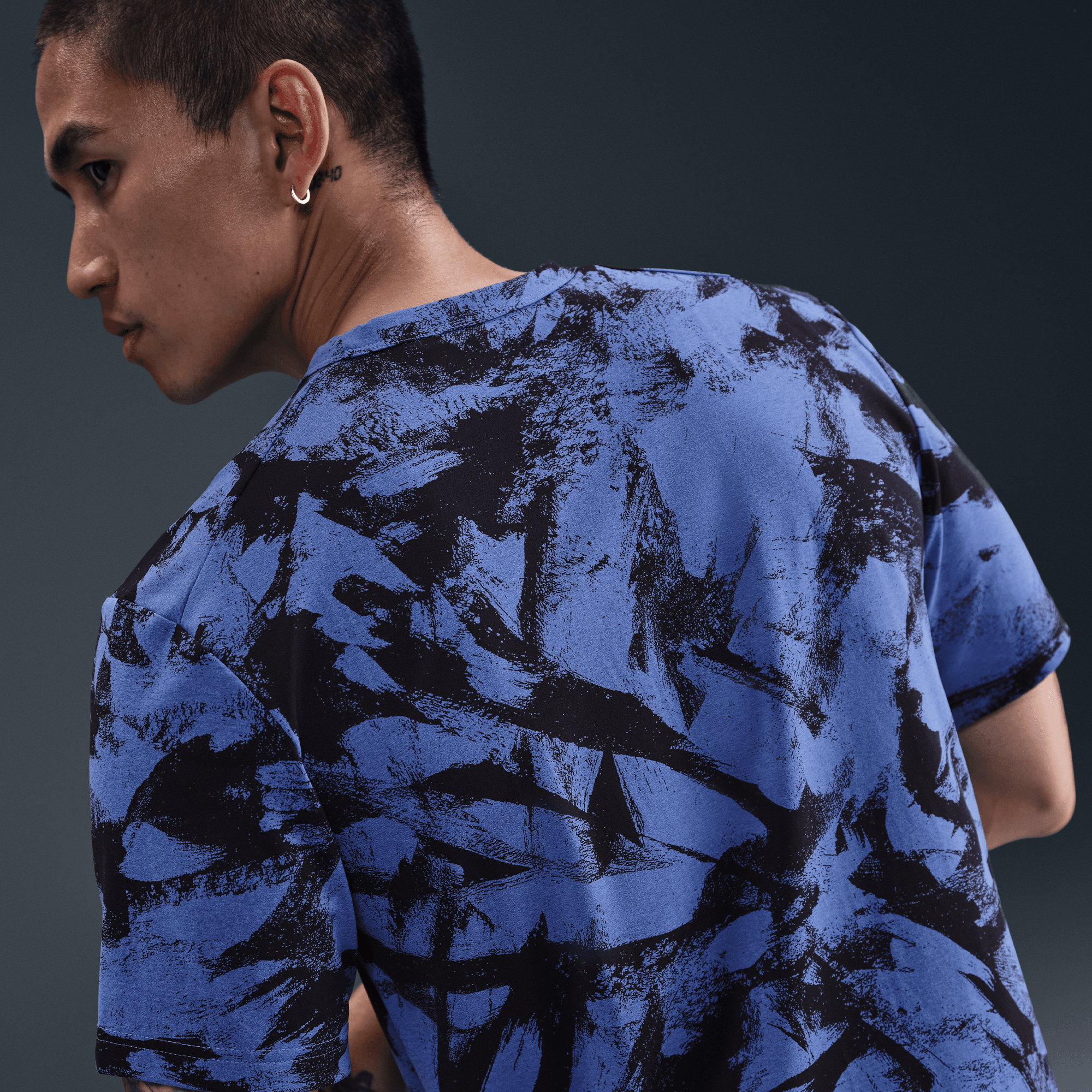 NIKE HYVERSE MEN'S DRI-FIT UV TRAINING TOP