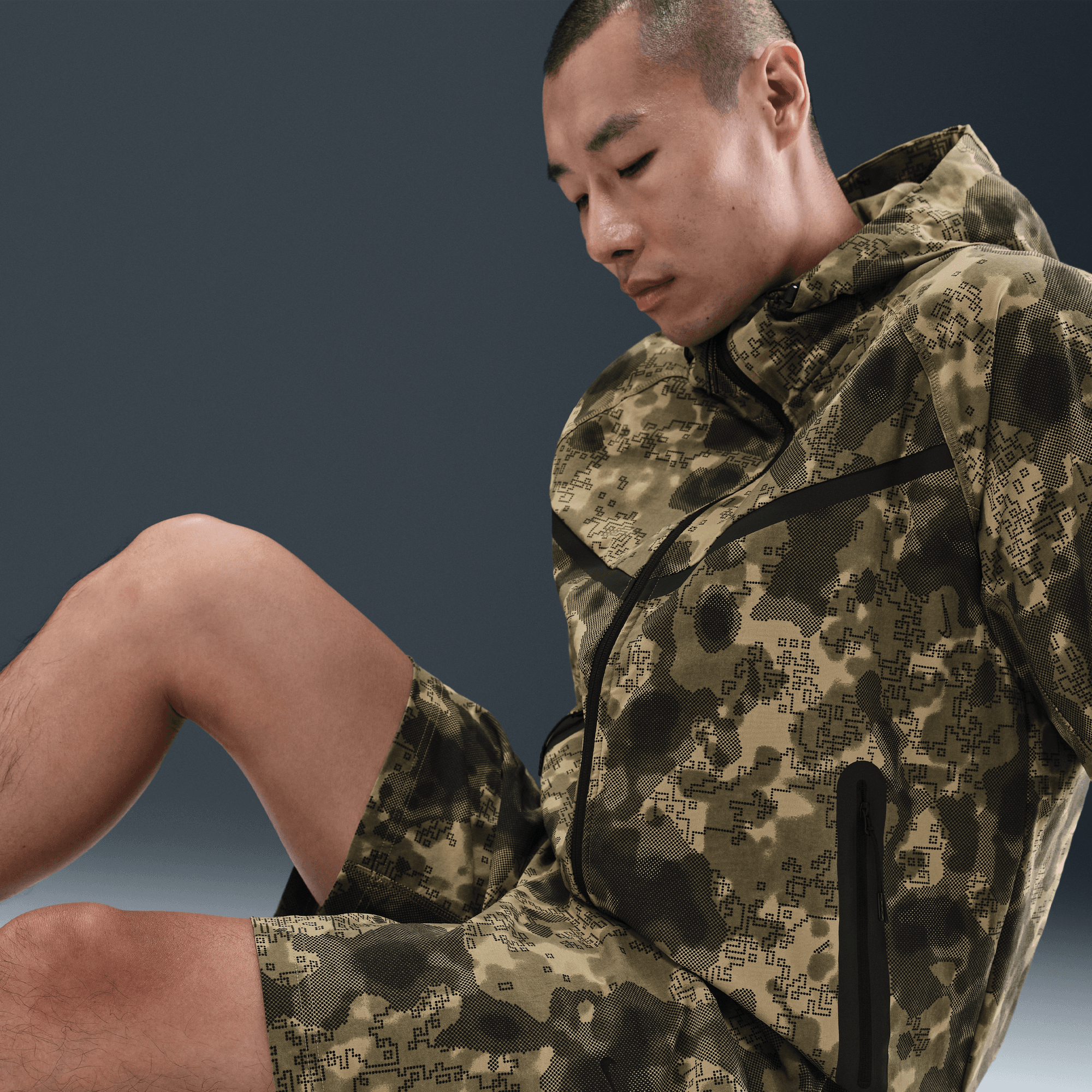 NIKE TECH MEN'S WOVEN SHORTS