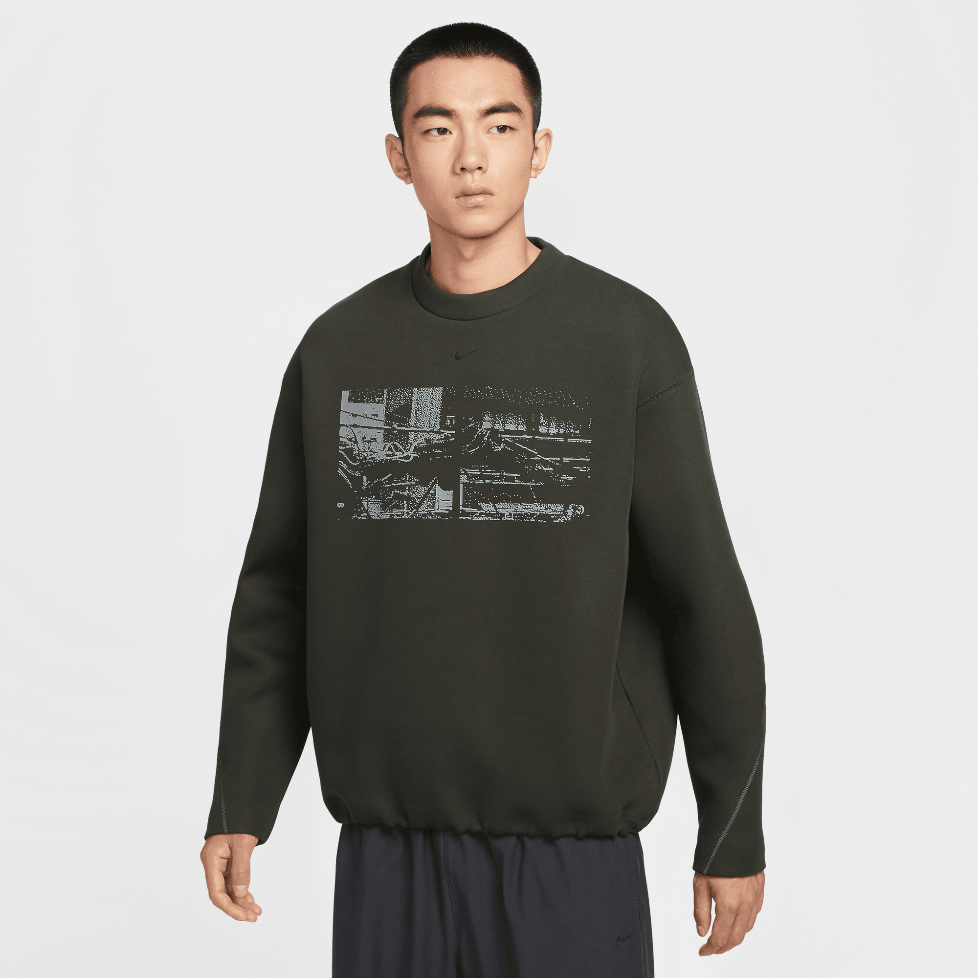 NIKE TECH MEN'S FLEECE CREW WITH REFLECTIVE ACCENTS
