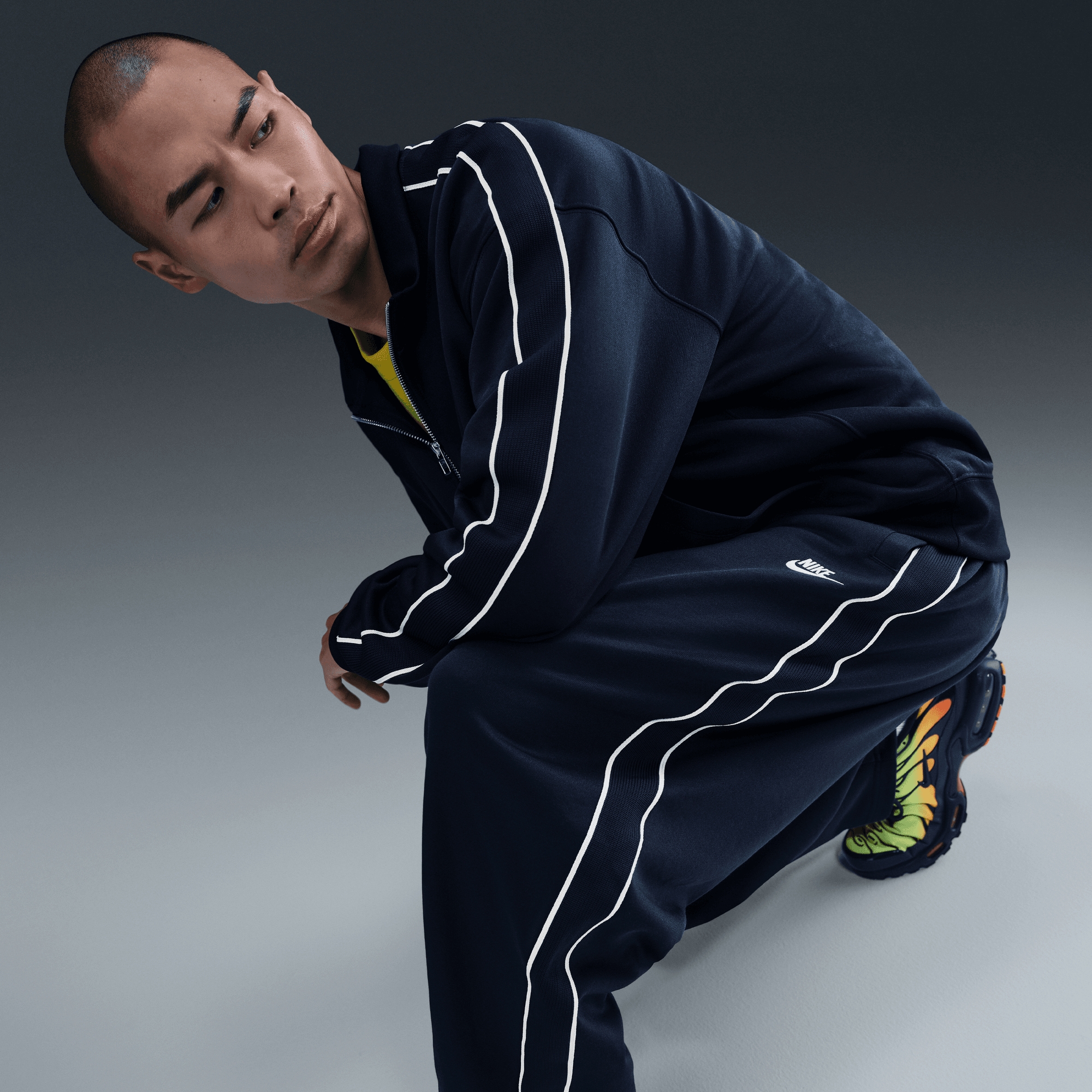 NIKE SPORTSWEAR CLUB MEN'S OVERSIZED KNIT TRACK PANTS