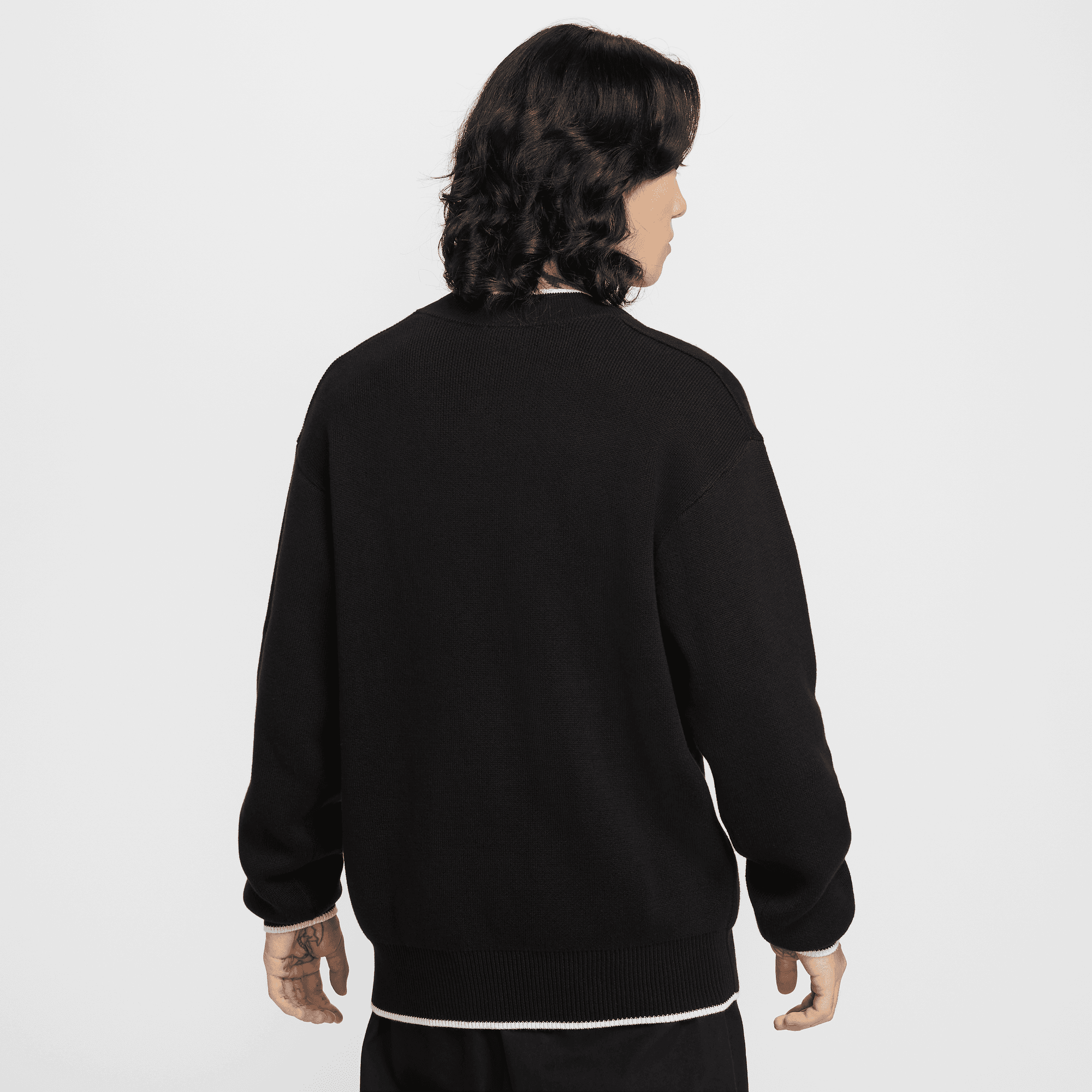 NIKE SPORTSWEAR CLUB MEN'S V-NECK SWEATER