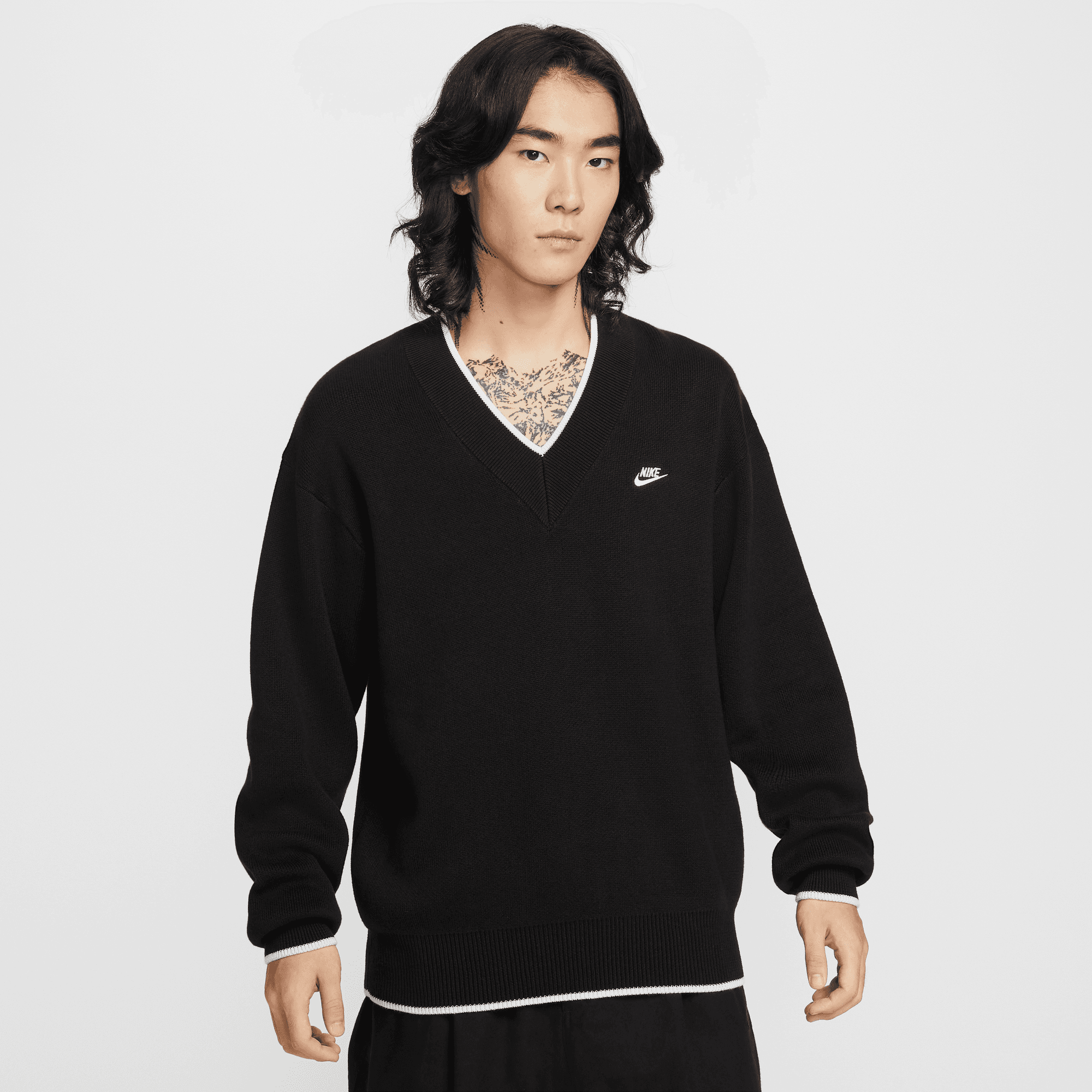 NIKE SPORTSWEAR CLUB MEN'S V-NECK SWEATER