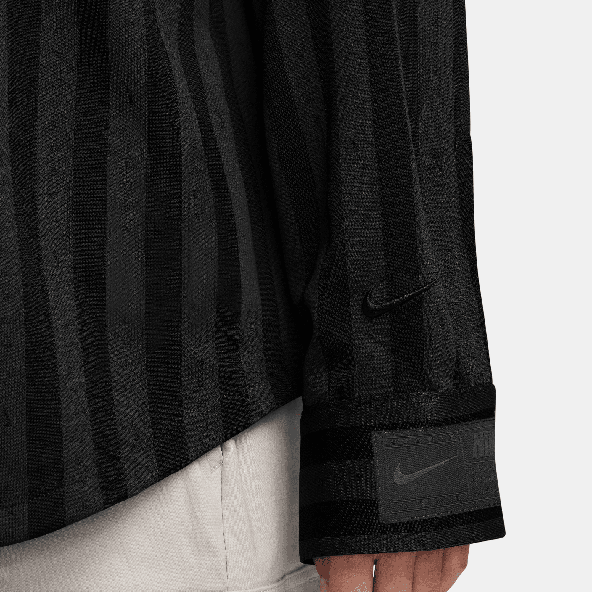 NIKE SPORTSWEAR WOMEN'S OVERSIZED JACQUARD STRIPED BUTTON-DOWN SHIRT