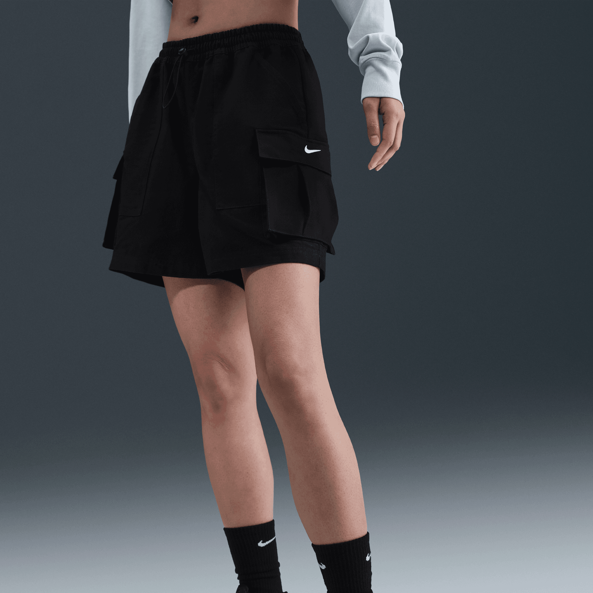 NIKE SPORTSWEAR WOMEN'S MID-RISE LOOSE 5" CARGO SHORTS