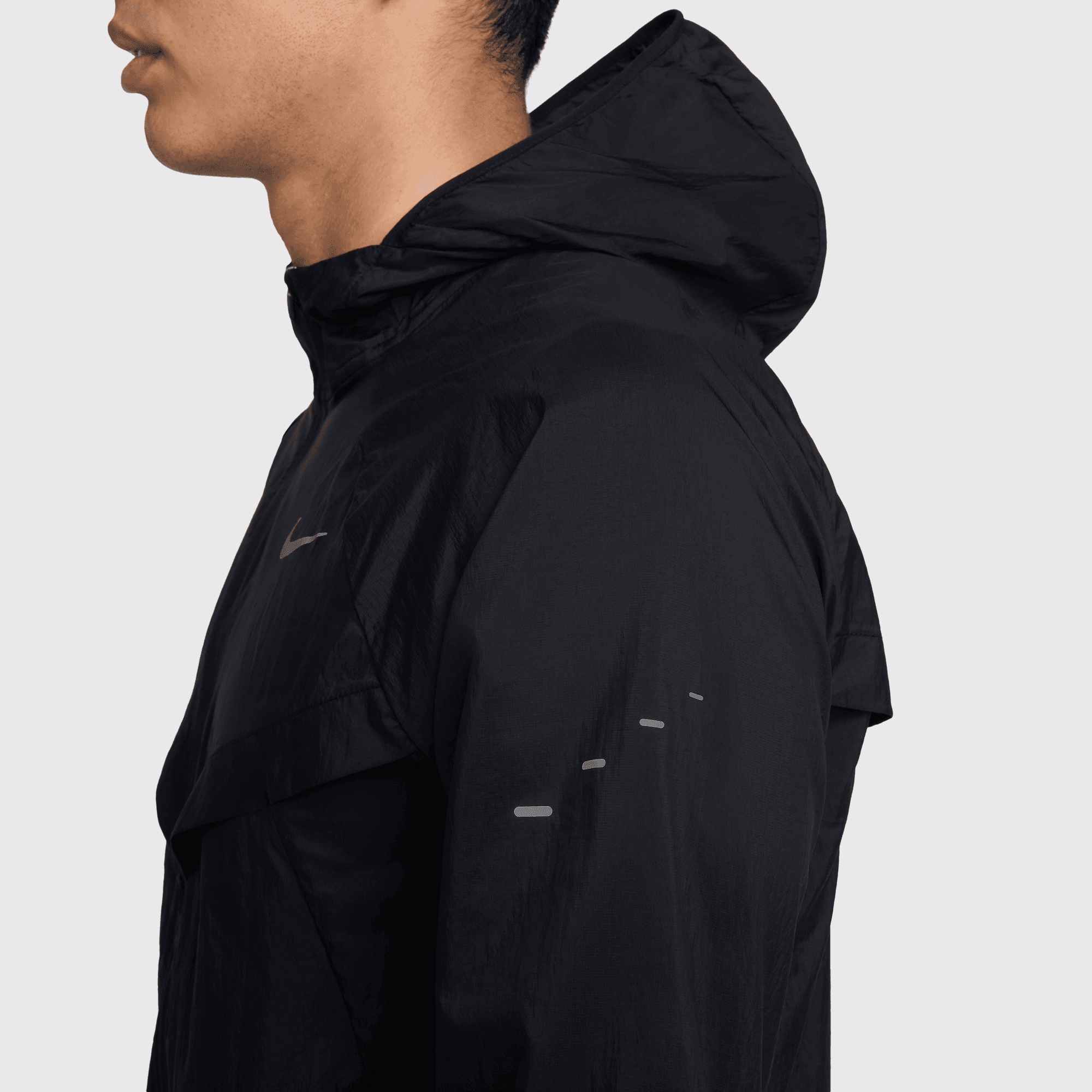 NIKE STRIDE MEN'S REPEL UV RUNNING JACKET