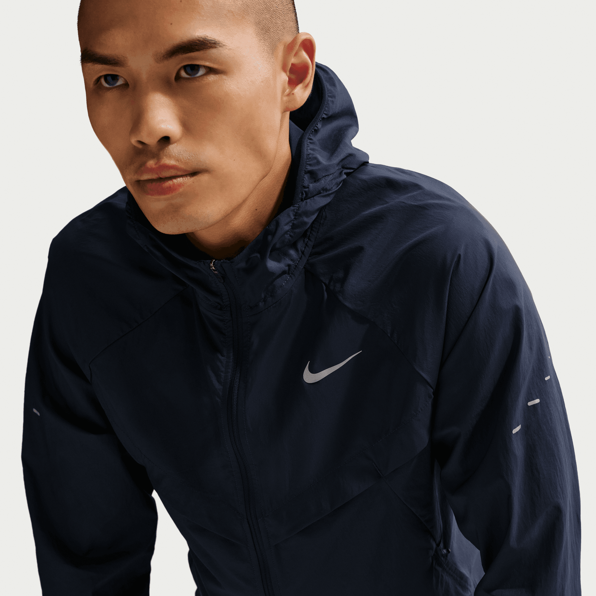 NIKE STRIDE MEN'S REPEL UV RUNNING JACKET