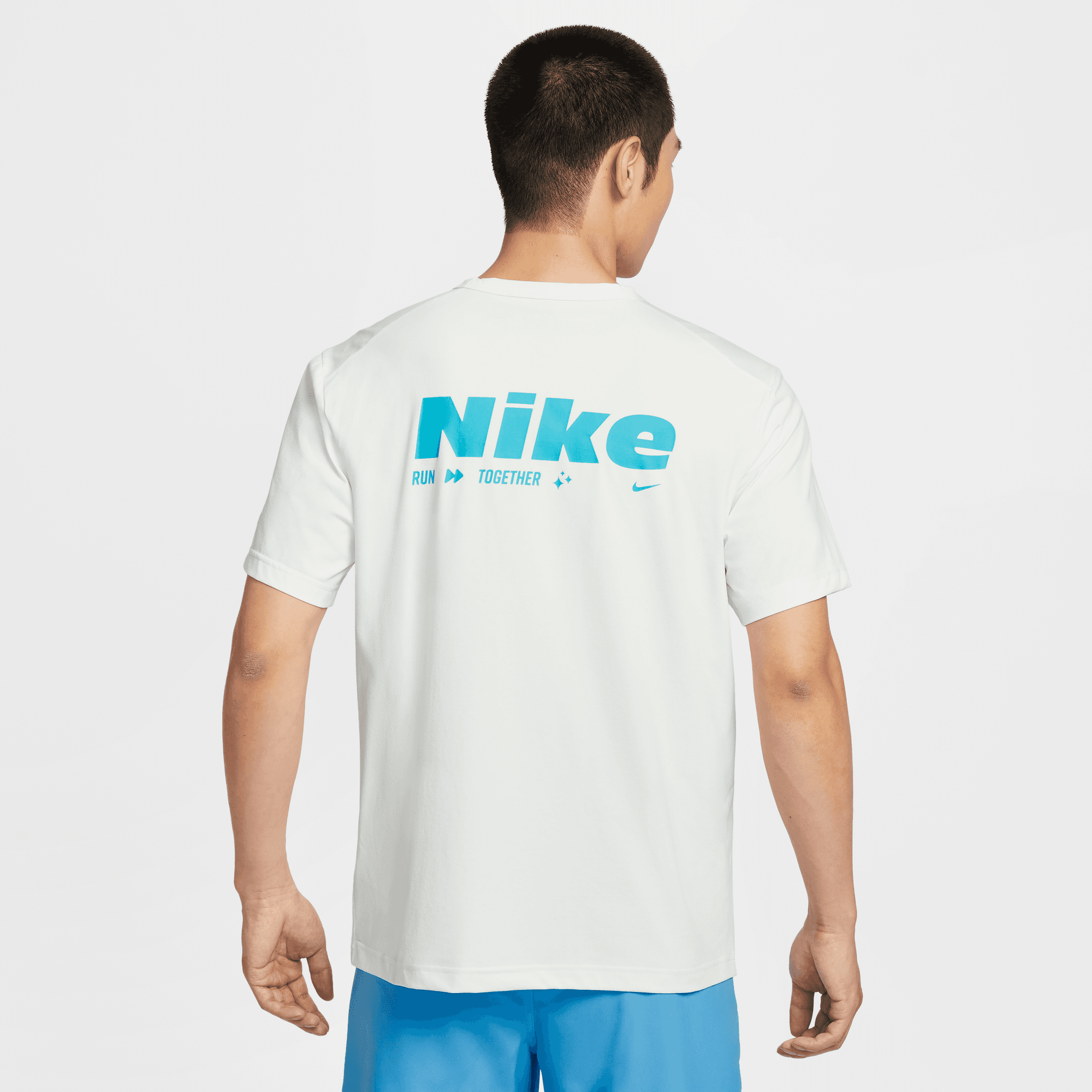 NIKE HYVERSE MEN'S DRI-FIT UV SHORT-SLEEVE TOP