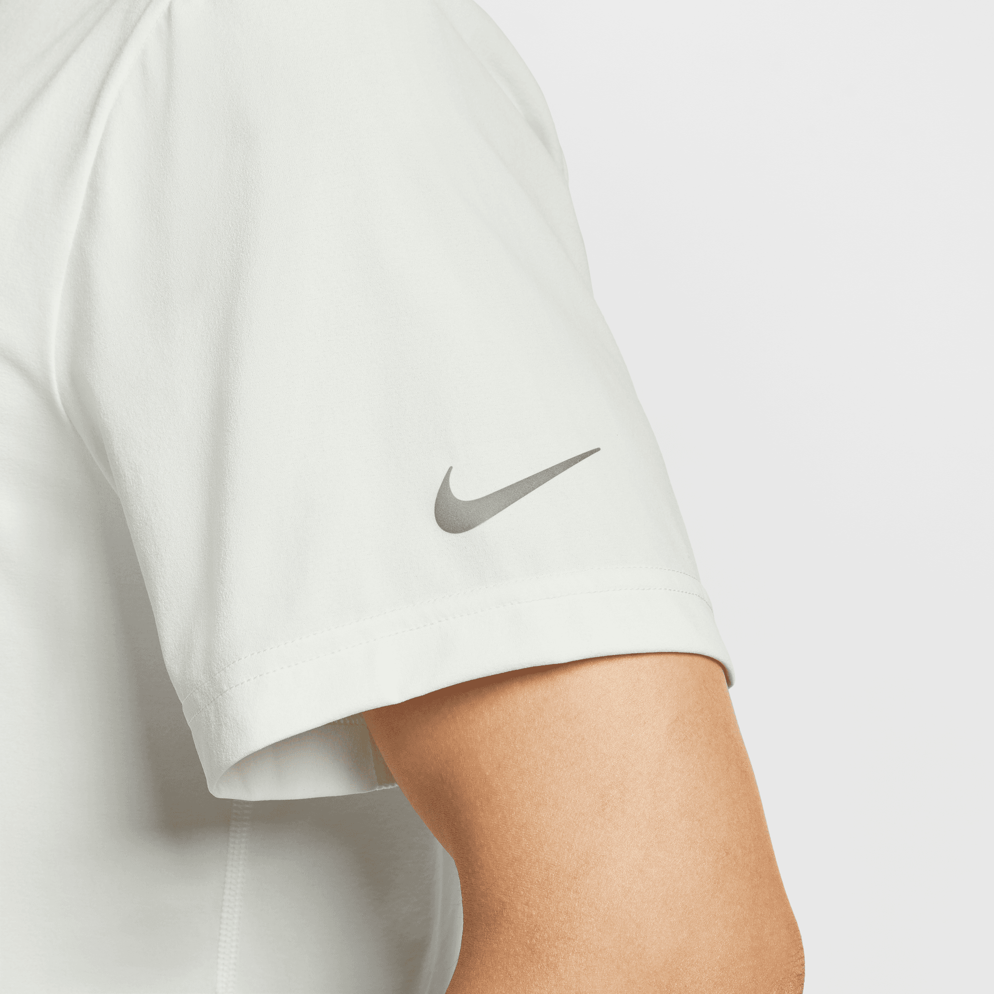 NIKE HYVERSE MEN'S DRI-FIT UV SHORT-SLEEVE TOP