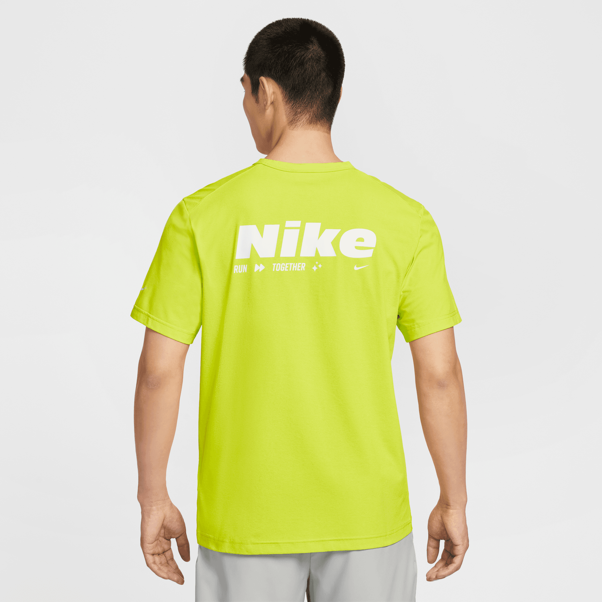 NIKE HYVERSE MEN'S DRI-FIT UV SHORT-SLEEVE TOP