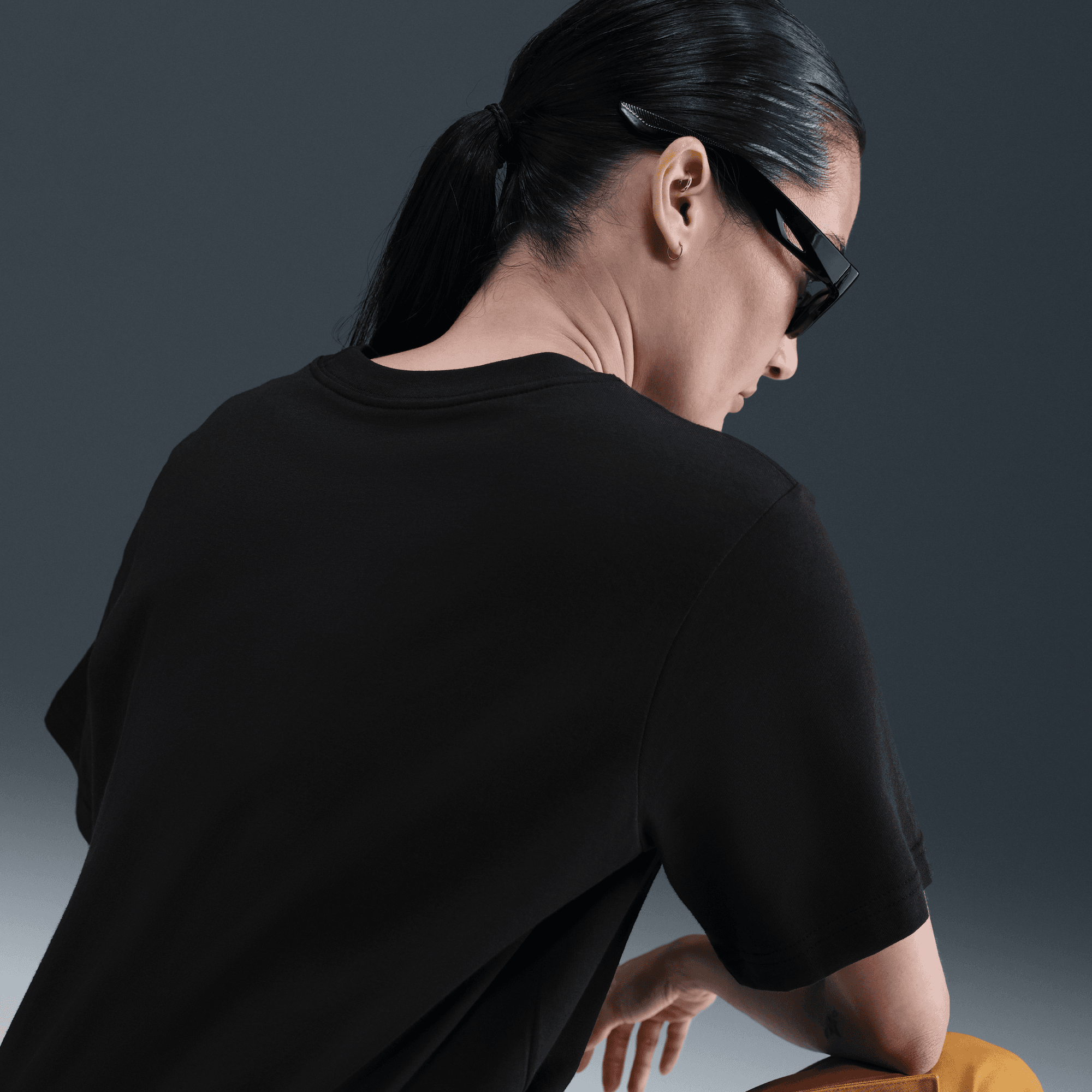 NIKE WOMEN'S BASKETBALL T-SHIRT