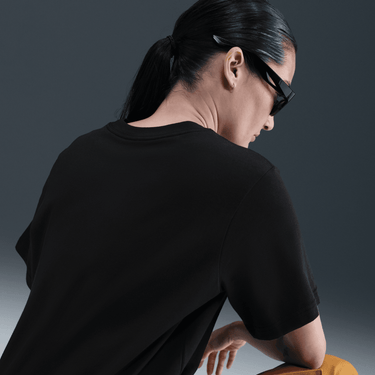 NIKE WOMEN'S BASKETBALL T-SHIRT