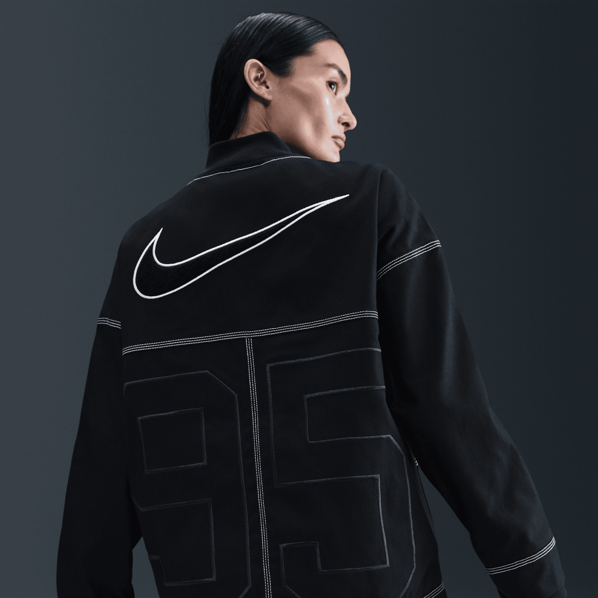 NIKE SPORTSWEAR WOMEN'S OVERSIZED GRAPHIC CARGO JACKET